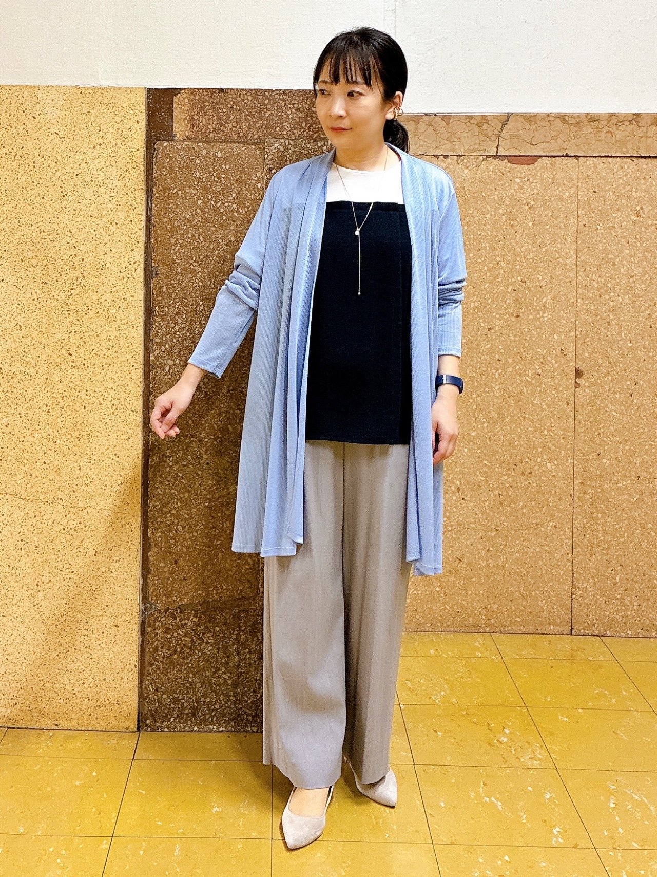 hattoriさんの「INDIVI｜【洗える／アンサンブル可能】シアーストライプカーディガン」を使ったコーディネート