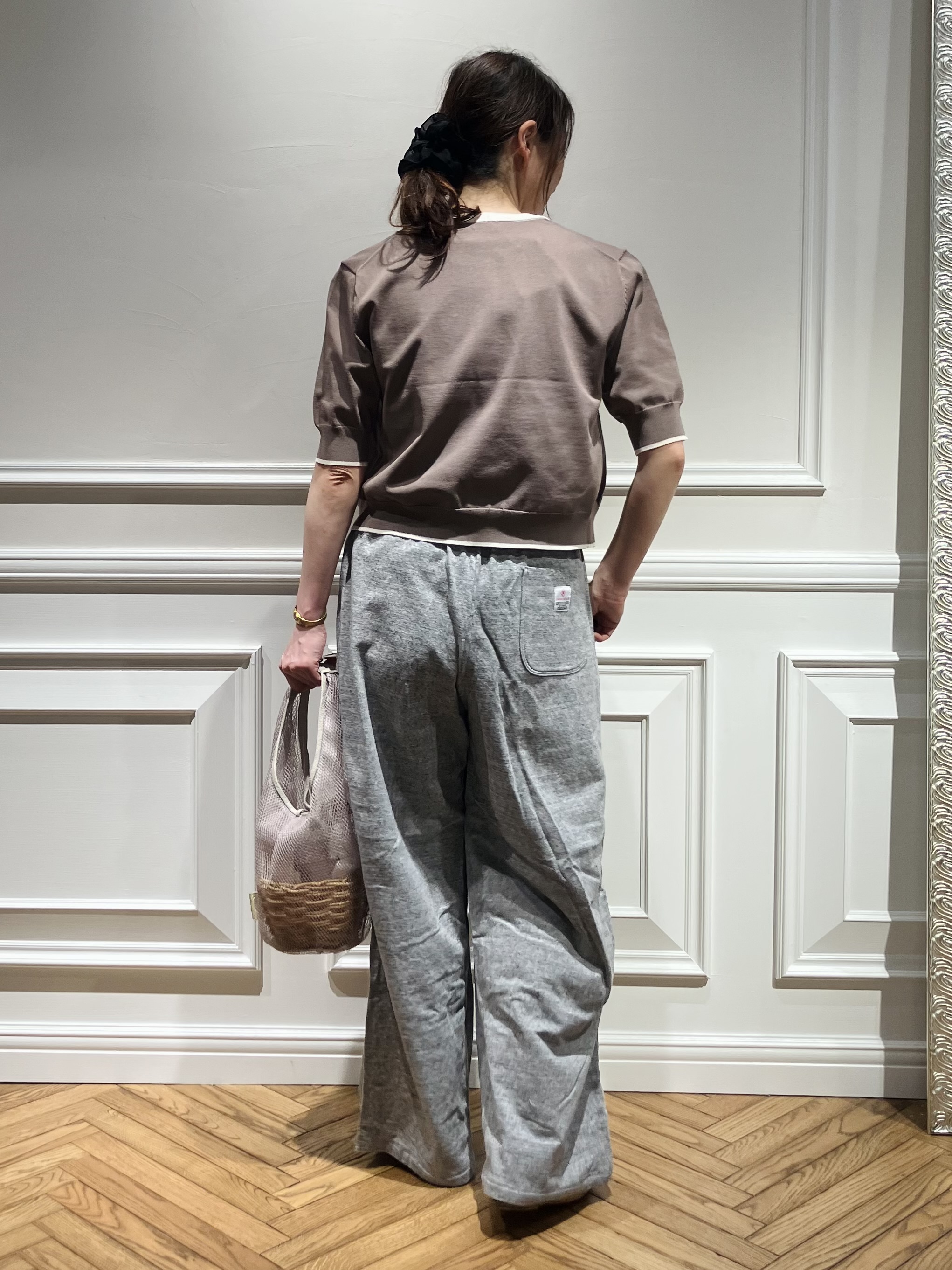 TSUKUIさんの「DRESSTERIOR｜【接触冷感／抗菌防臭／消臭】アイスクリアコットン Bonsoir ロゴTシャツ」を使ったコーディネート