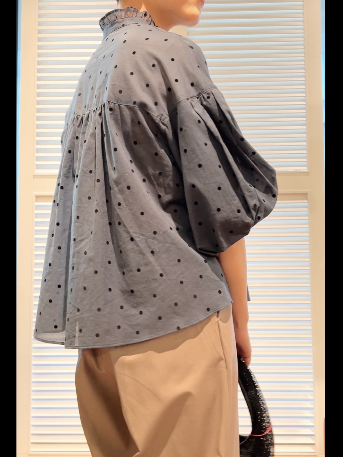 OCHIAIさんの「DRESSTERIOR｜【接触冷感/セットアップ可】ストレッチ ワイドパンツ」を使ったコーディネート