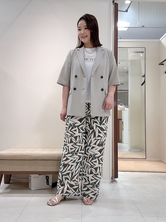 YUIさんの「UNTITLED｜【シワになりにくい/セットアップ可/接触冷感】ハーフスリーブジャケット」を使ったコーディネート