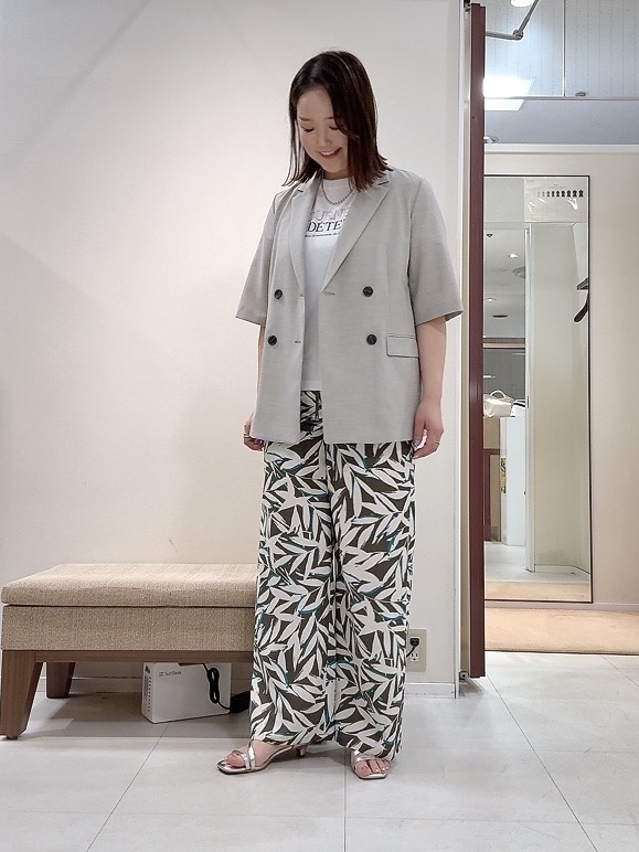 YUIさんの「UNTITLED｜【シワになりにくい/セットアップ可/接触冷感】ハーフスリーブジャケット」を使ったコーディネート