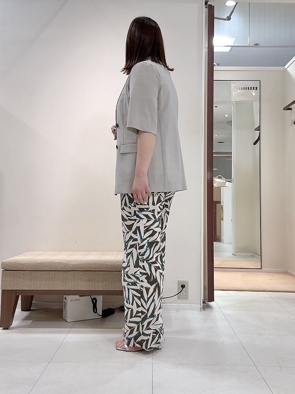 YUIさんの「UNTITLED｜【シワになりにくい/セットアップ可/接触冷感】ハーフスリーブジャケット」を使ったコーディネート
