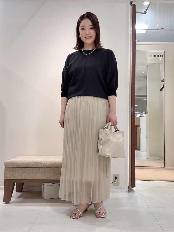 YUIさんの「UNTITLED｜【吸水速乾/UVカット】ドルマンスリーブブラウス」を使ったコーディネート