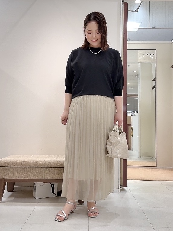 YUIさんの「UNTITLED｜【吸水速乾/UVカット】ドルマンスリーブブラウス」を使ったコーディネート