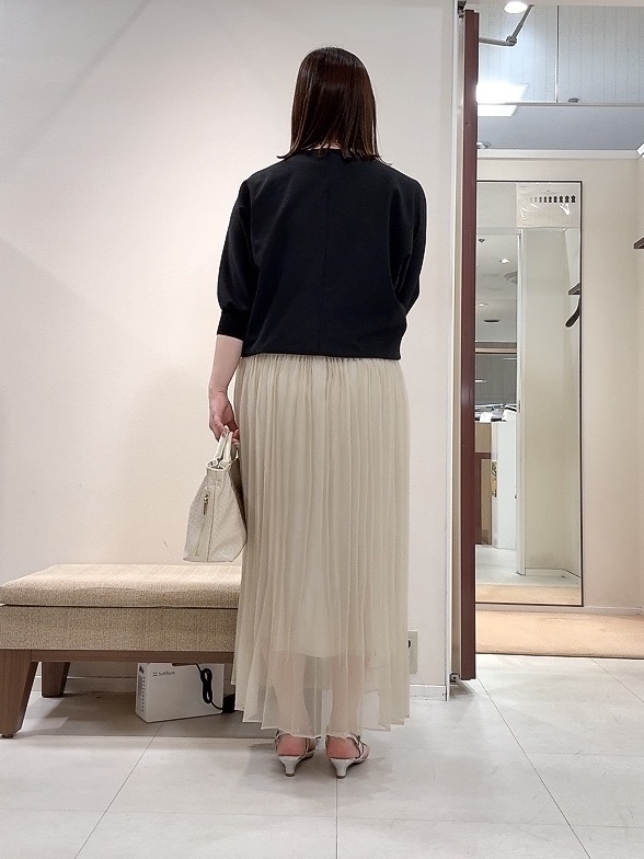 YUIさんの「UNTITLED｜【吸水速乾/UVカット】ドルマンスリーブブラウス」を使ったコーディネート
