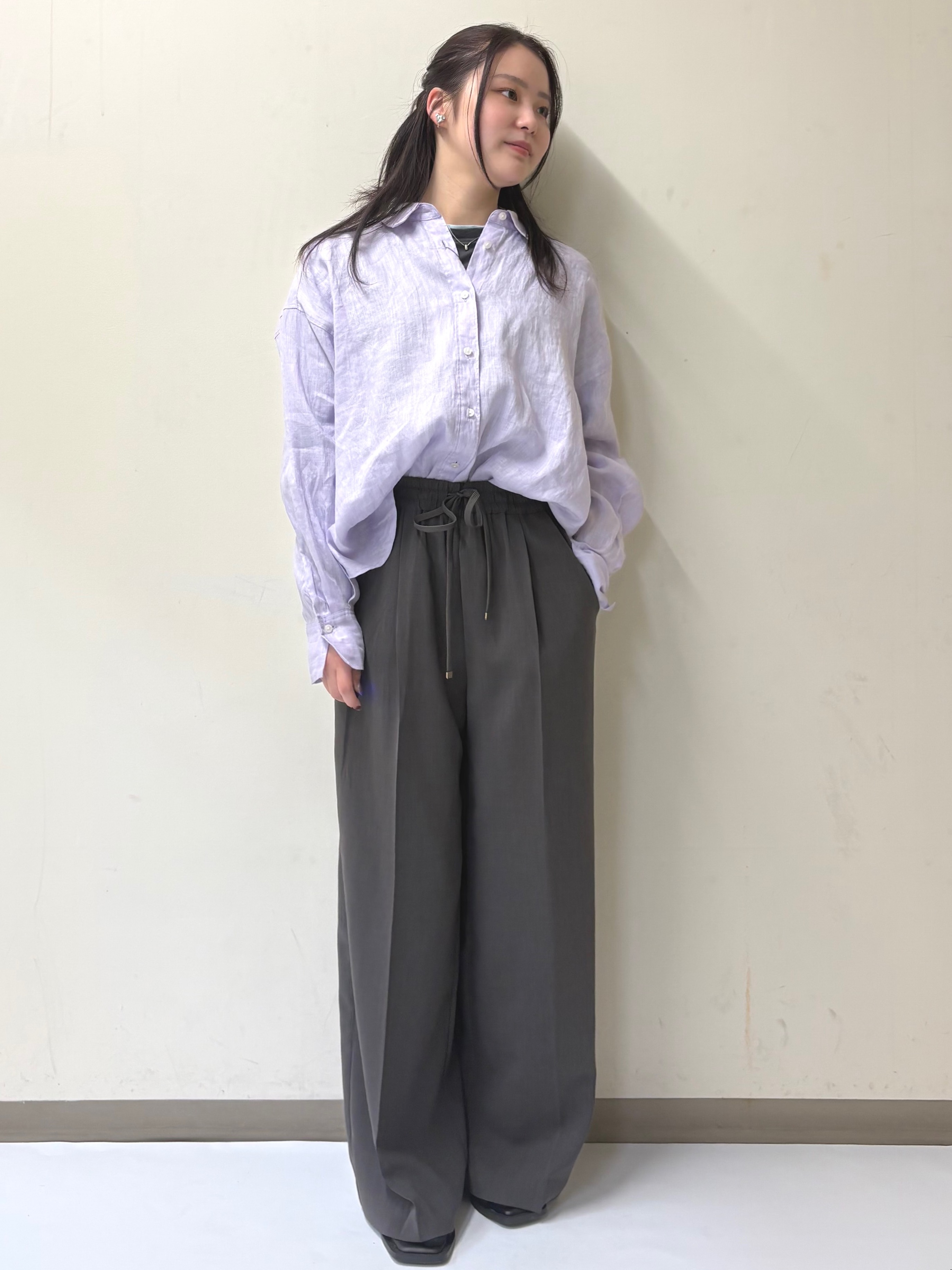 幕田里咲さんの「OPAQUE.CLIP｜フレンチリネンシャツ／カシュクール【洗濯機OK】《5col》」を使ったコーディネート