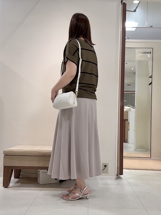 YUIさんの「UNTITLED｜【11色展開/体型カバー】前後2WAYフレンチスリーブニット」を使ったコーディネート