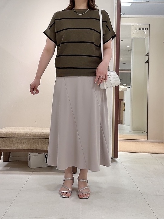 YUIさんの「UNTITLED｜【11色展開/体型カバー】前後2WAYフレンチスリーブニット」を使ったコーディネート