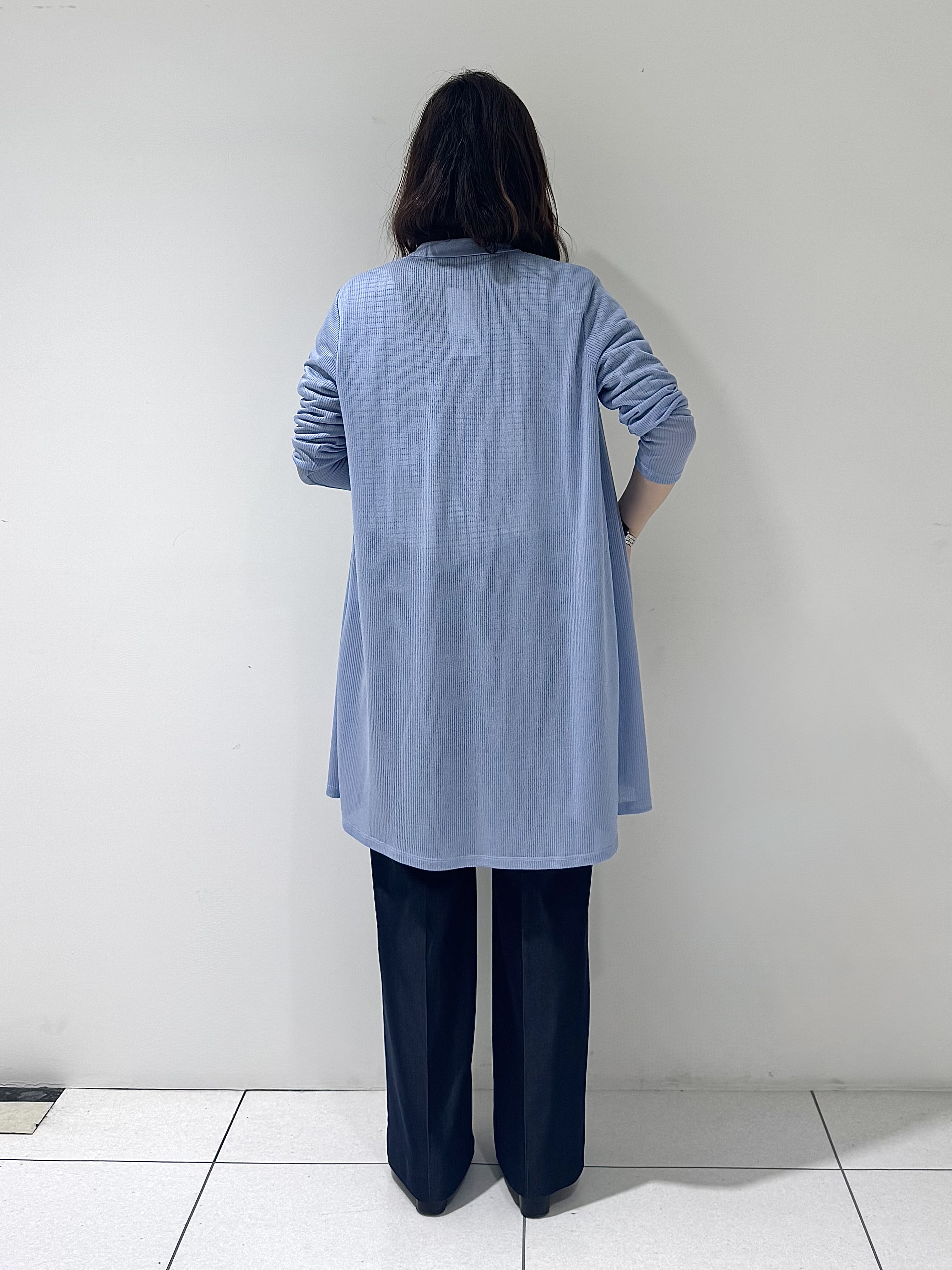そんさんの「INDIVI｜【洗える／アンサンブル可能】シアーストライプカーディガン」を使ったコーディネート