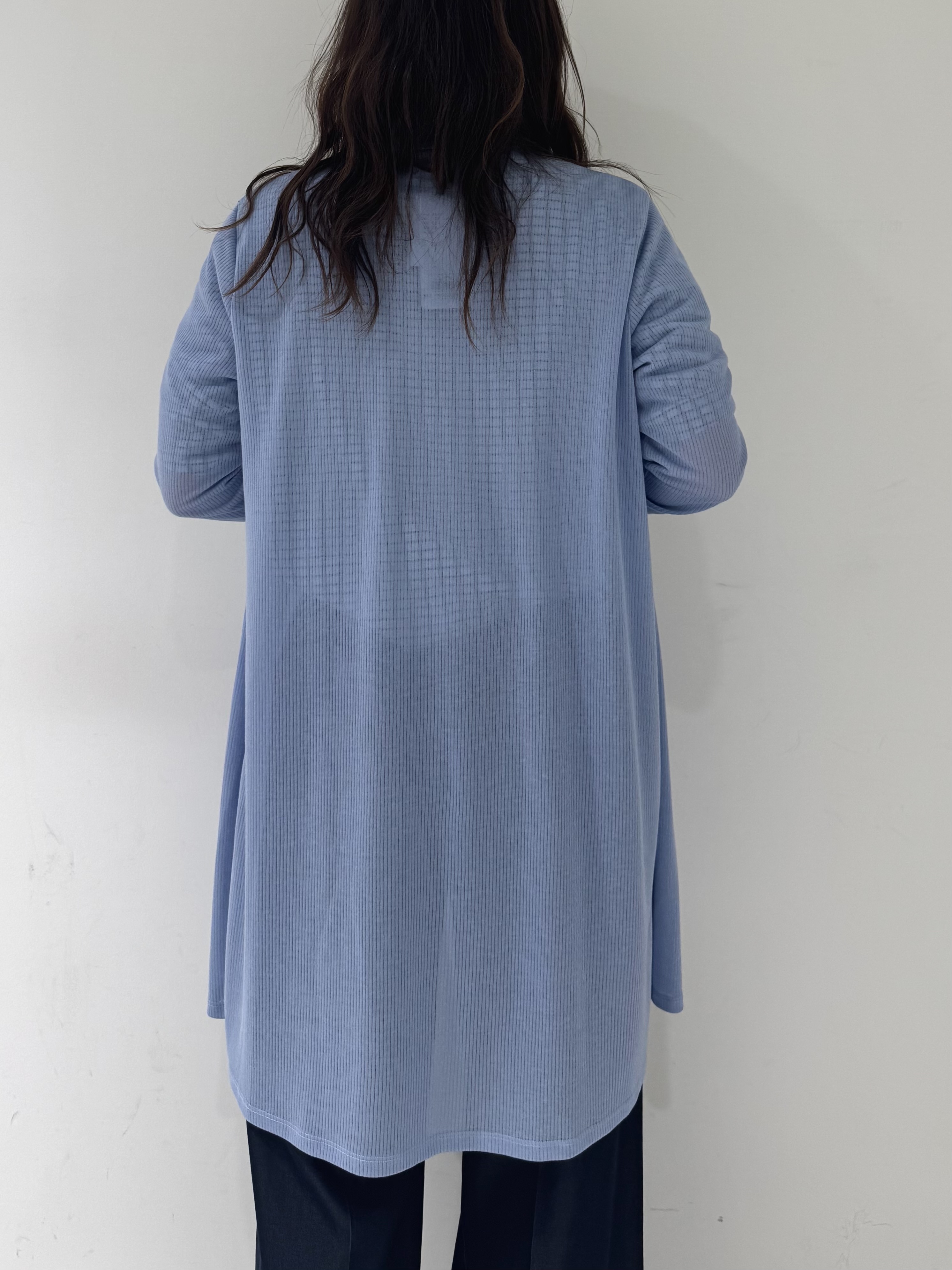 そんさんの「INDIVI｜【洗える／アンサンブル可能】シアーストライプカーディガン」を使ったコーディネート
