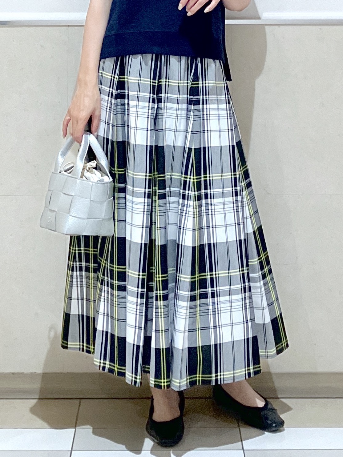 eriko さんの「Dessin｜【洗える】フロッキーロゴ裏毛プルオーバー」を使ったコーディネート