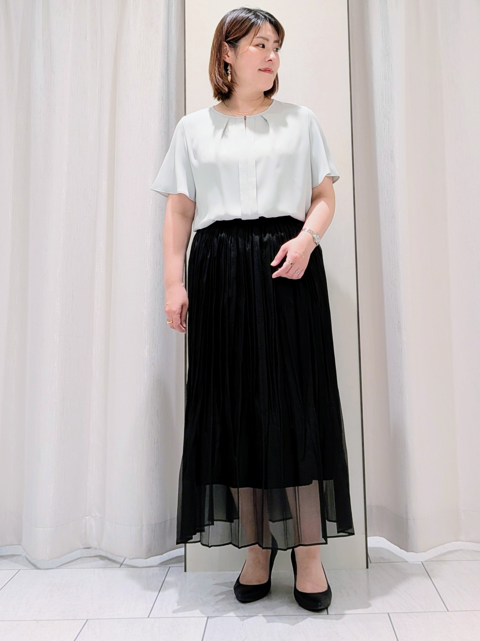 Onumaさんの「UNTITLED｜◆【ウエストゴム/洗える】エアリーシアープリーツスカート」を使ったコーディネート