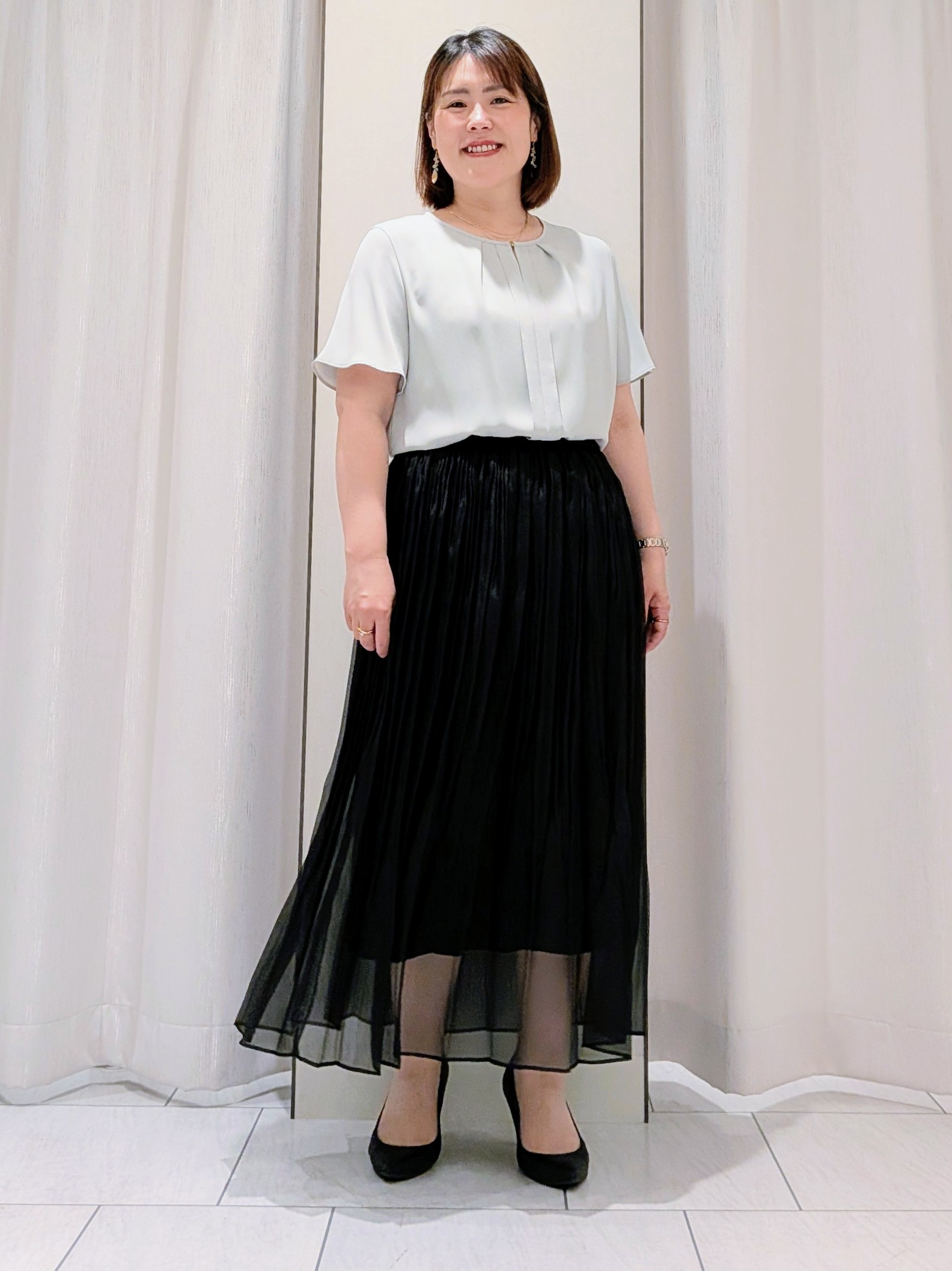 Onumaさんの「UNTITLED｜◆【ウエストゴム/洗える】エアリーシアープリーツスカート」を使ったコーディネート
