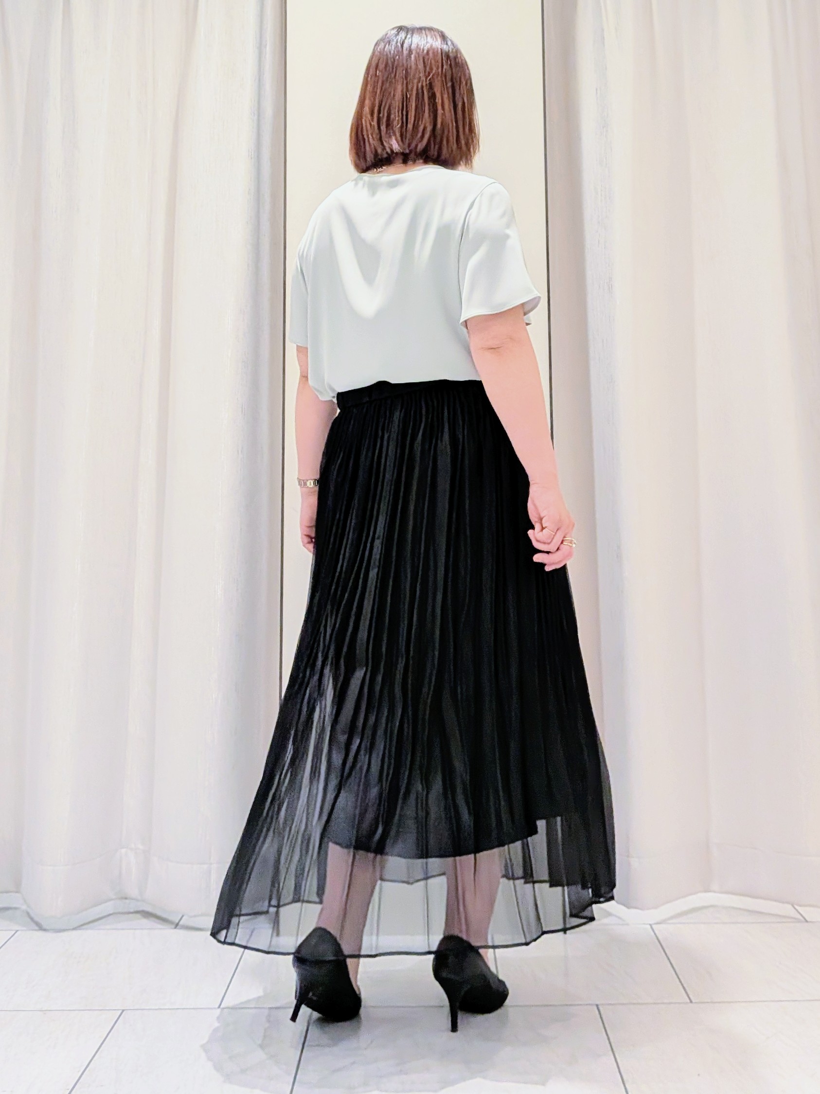 Onumaさんの「UNTITLED｜◆【ウエストゴム/洗える】エアリーシアープリーツスカート」を使ったコーディネート