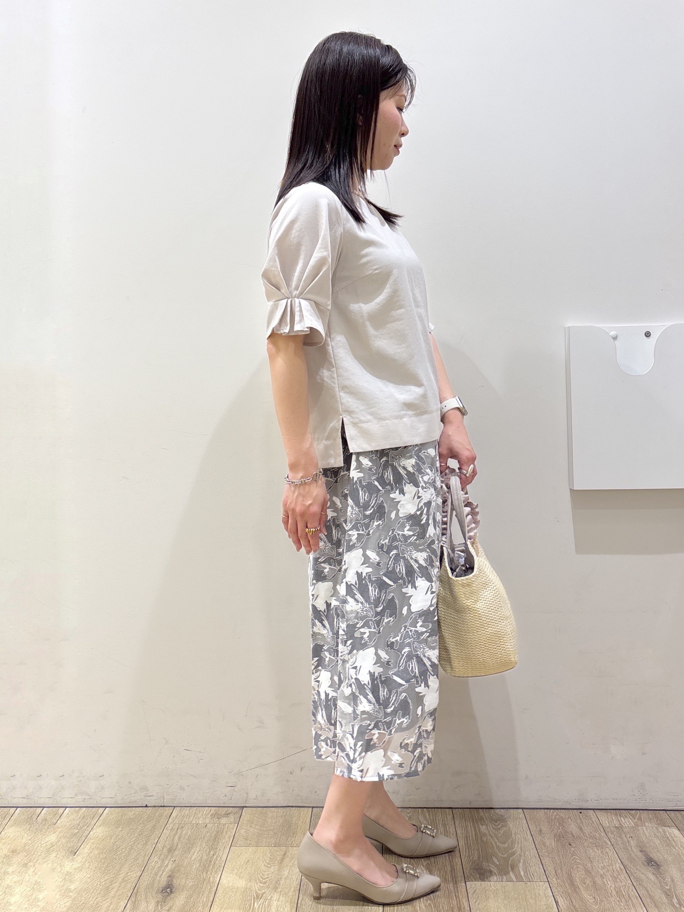 mameさんの「index｜【接触冷感／吸水速乾】タックパフスリーブブラウス《防シワ／洗濯機OK／XS～3L／8col》」を使ったコーディネート