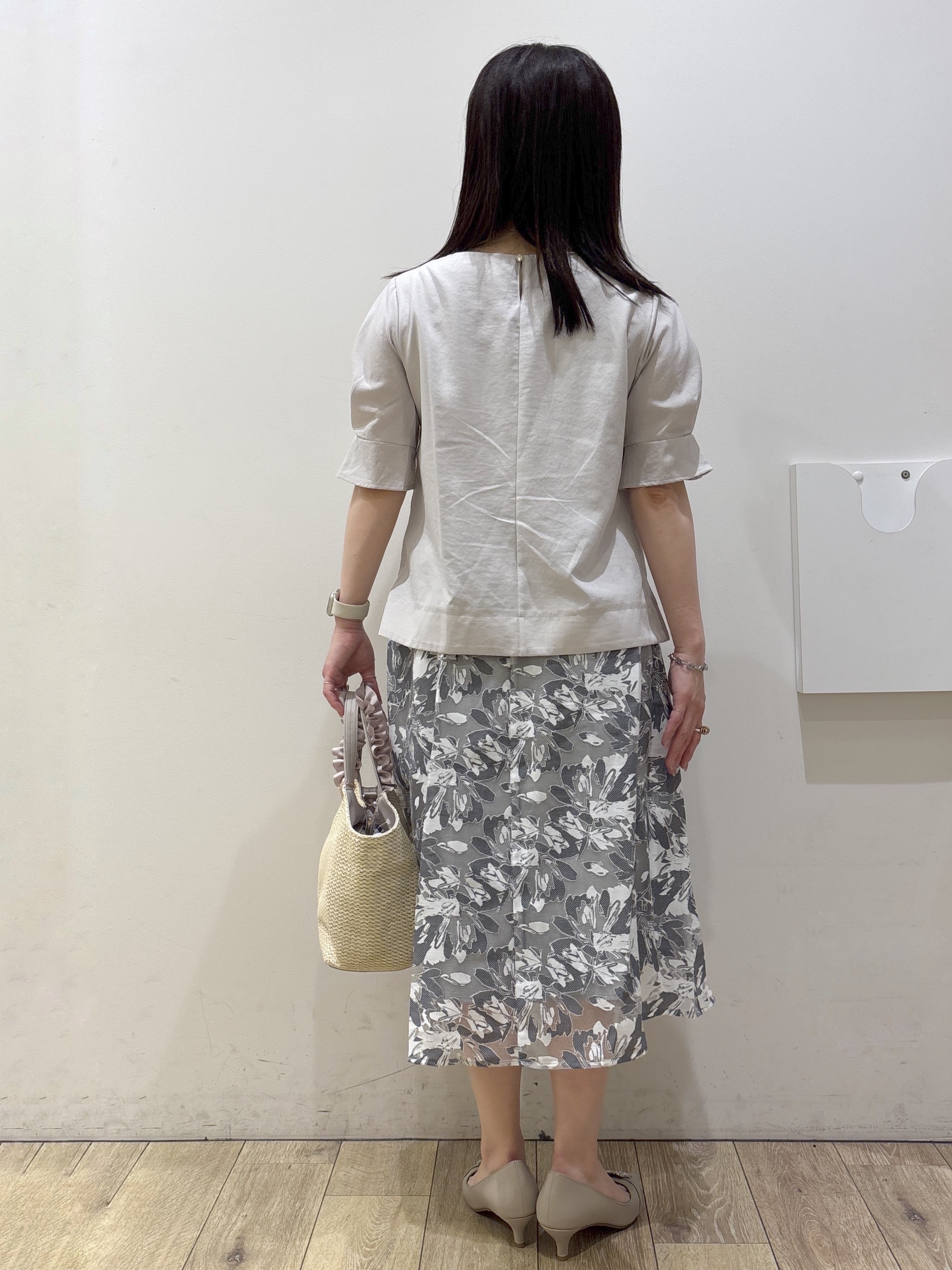 mameさんの「index｜【接触冷感／吸水速乾】タックパフスリーブブラウス《防シワ／洗濯機OK／XS～3L／8col》」を使ったコーディネート