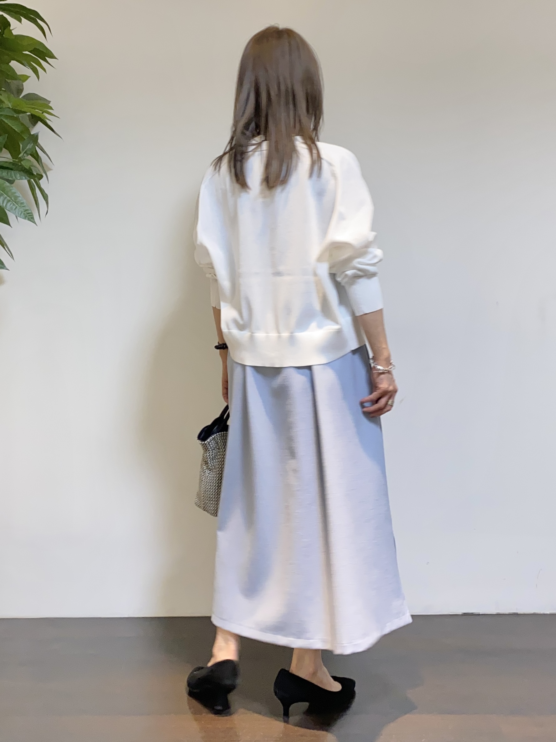 tomoさんの「UNTITLED｜【アンサンブル可/日除け・冷房対策】シアーレーヨンZIPカーディガン」を使ったコーディネート