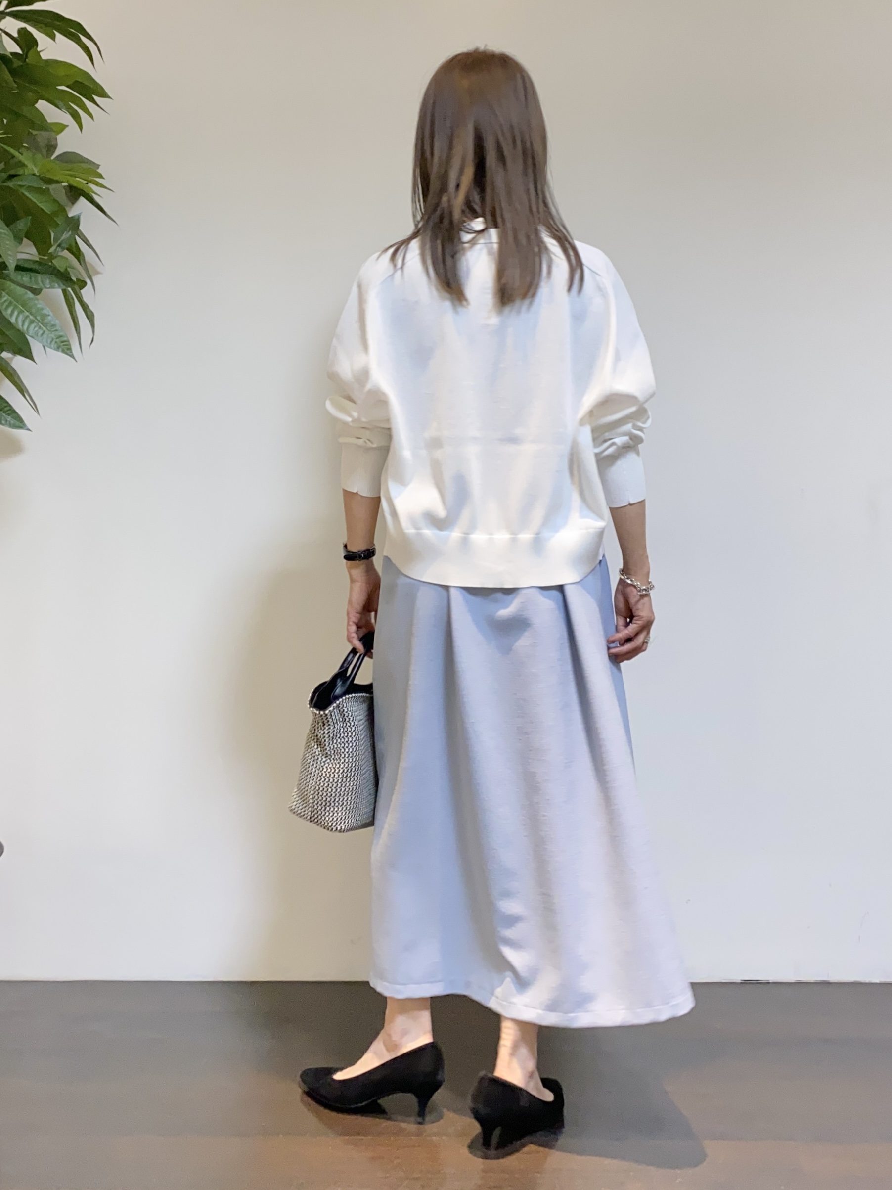 tomoさんの「UNTITLED｜【アンサンブル可/日除け・冷房対策】シアーレーヨンZIPカーディガン」を使ったコーディネート