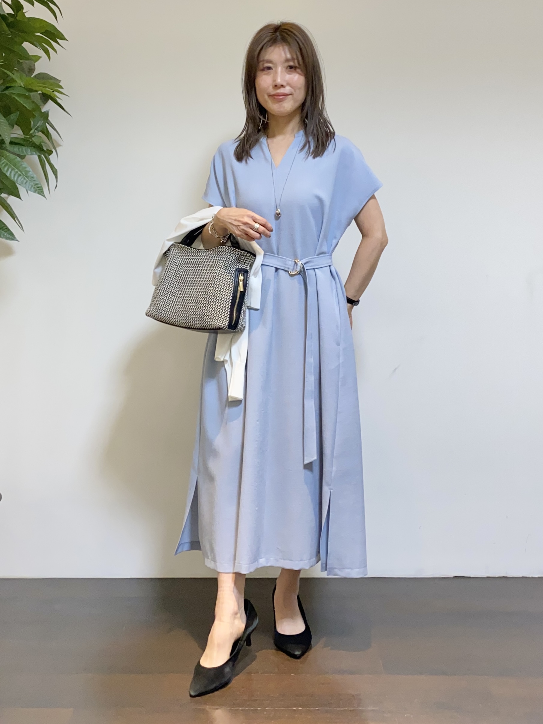 tomoさんの「UNTITLED｜【アンサンブル可/日除け・冷房対策】シアーレーヨンZIPカーディガン」を使ったコーディネート