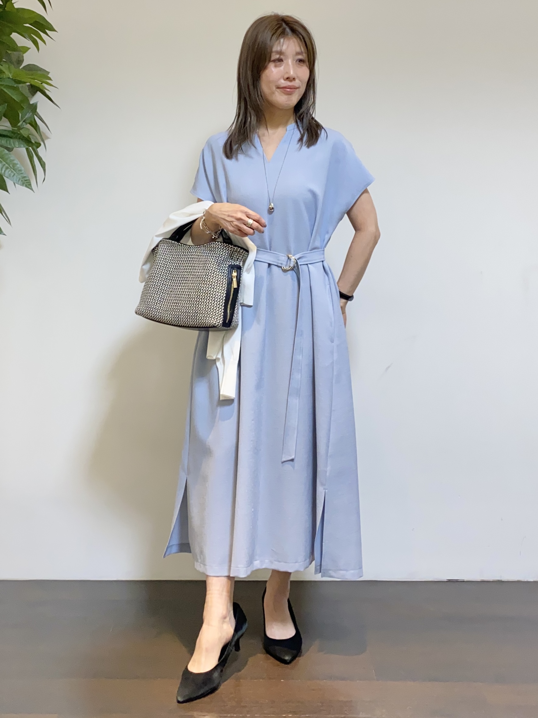 tomoさんの「UNTITLED｜【アンサンブル可/日除け・冷房対策】シアーレーヨンZIPカーディガン」を使ったコーディネート