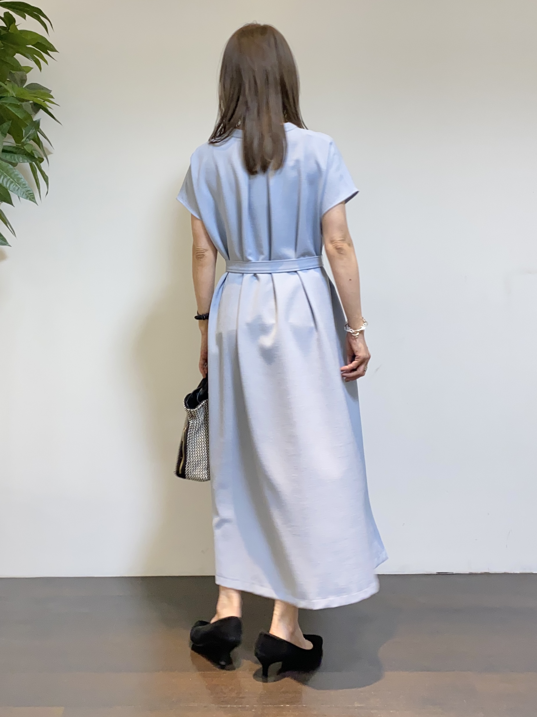 tomoさんの「UNTITLED｜【アンサンブル可/日除け・冷房対策】シアーレーヨンZIPカーディガン」を使ったコーディネート