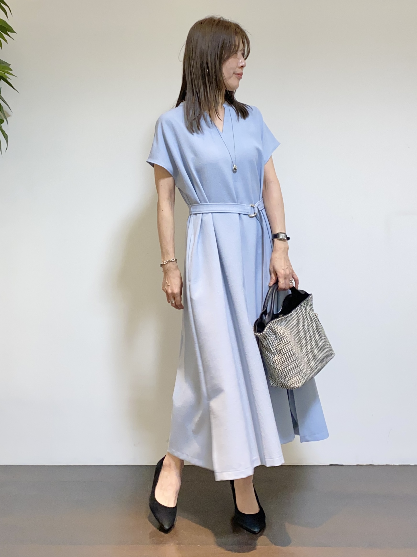 tomoさんの「UNTITLED｜【アンサンブル可/日除け・冷房対策】シアーレーヨンZIPカーディガン」を使ったコーディネート
