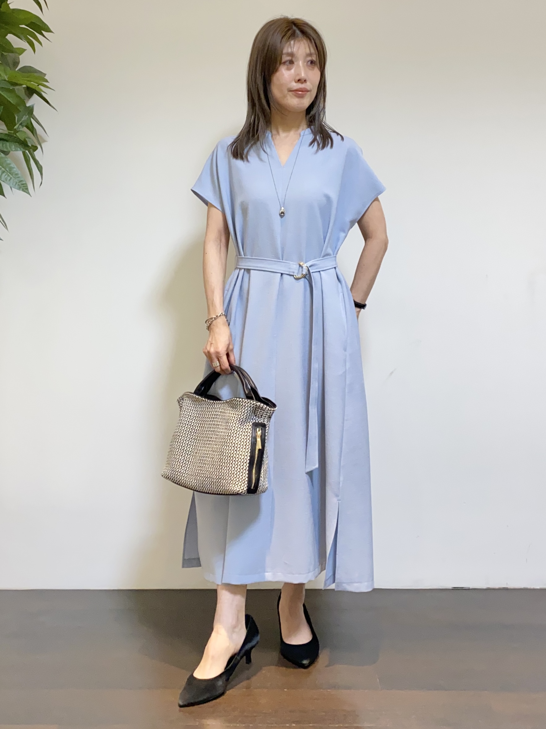 tomoさんの「UNTITLED｜【アンサンブル可/日除け・冷房対策】シアーレーヨンZIPカーディガン」を使ったコーディネート