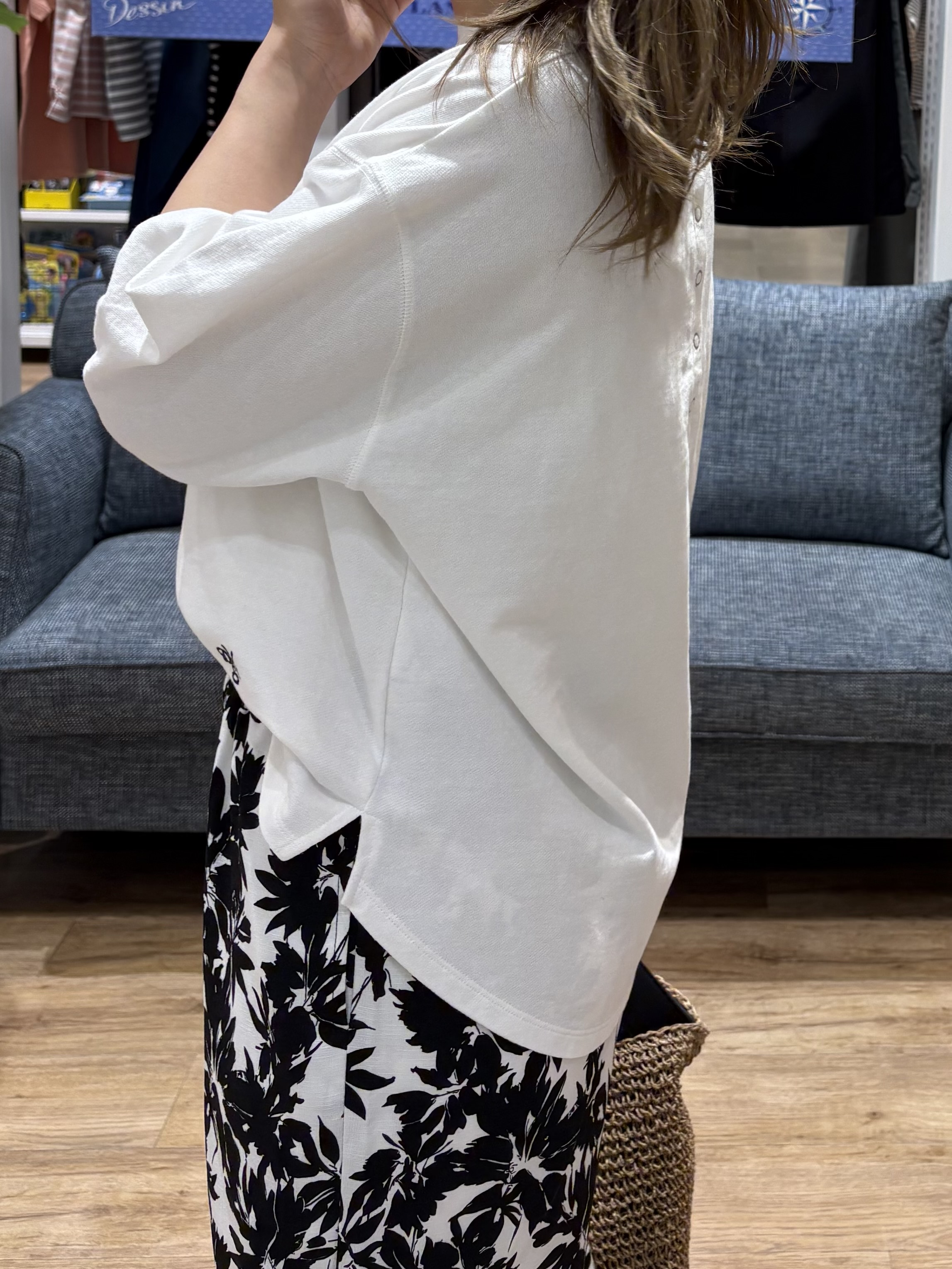 yuinaさんの「Dessin｜【360度可愛い】バックヘンリーカットソー5分袖」を使ったコーディネート