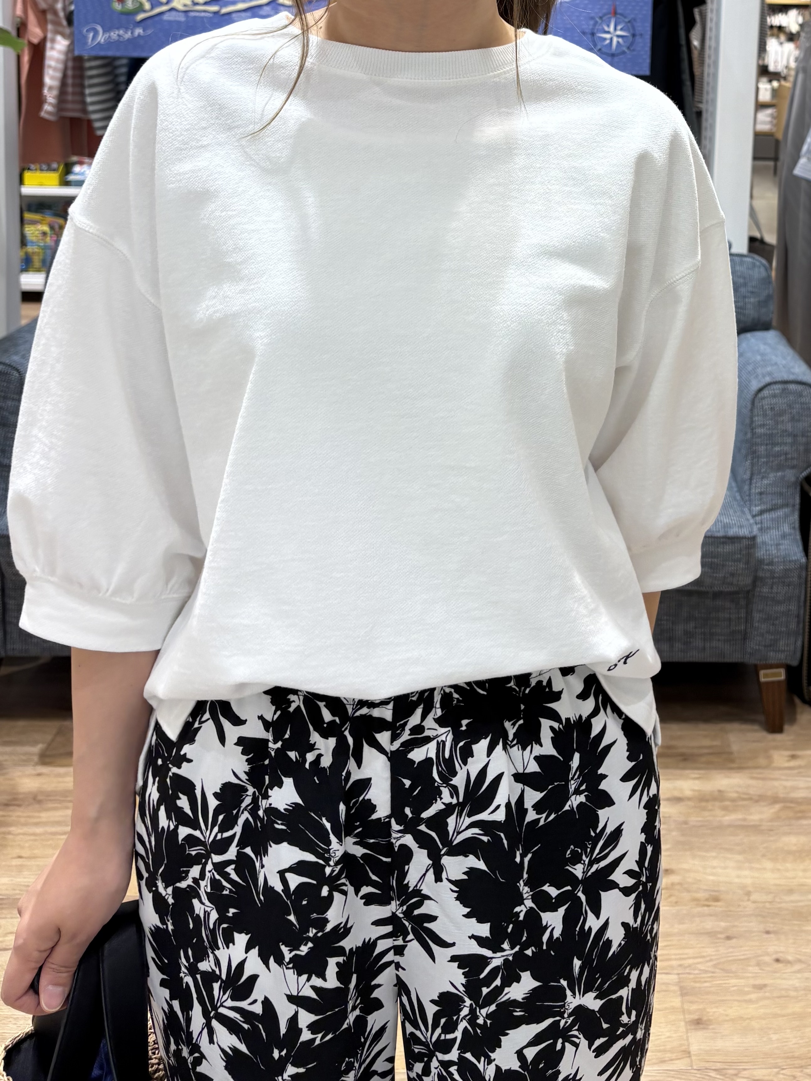 yuinaさんの「Dessin｜【360度可愛い】バックヘンリーカットソー5分袖」を使ったコーディネート