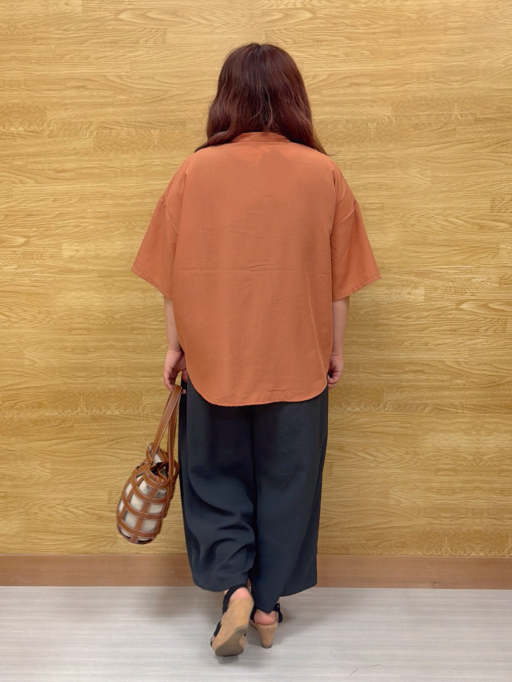 ぁむさんの「SHOO･LA･RUE｜【洗濯機可/S-LL】大人の抜け感 ゆるっと5分袖シャツ」を使ったコーディネート