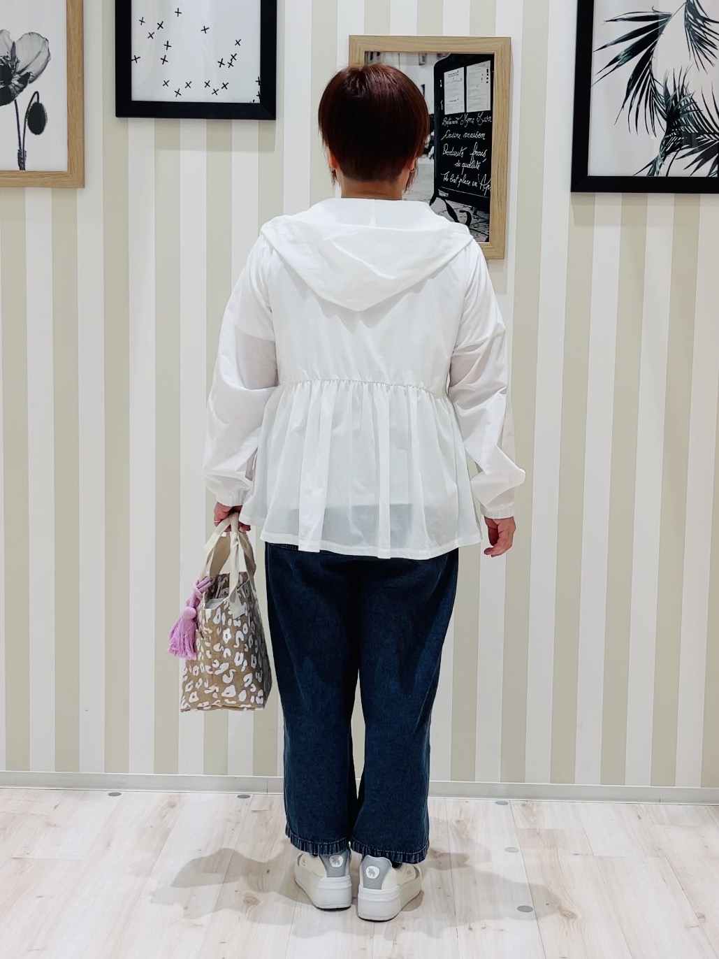 ma_miさんの「SHOO･LA･RUE｜【S-LL/体型カバー】日焼け対策にも女性らしさを UVカットペプラムパーカ」を使ったコーディネート