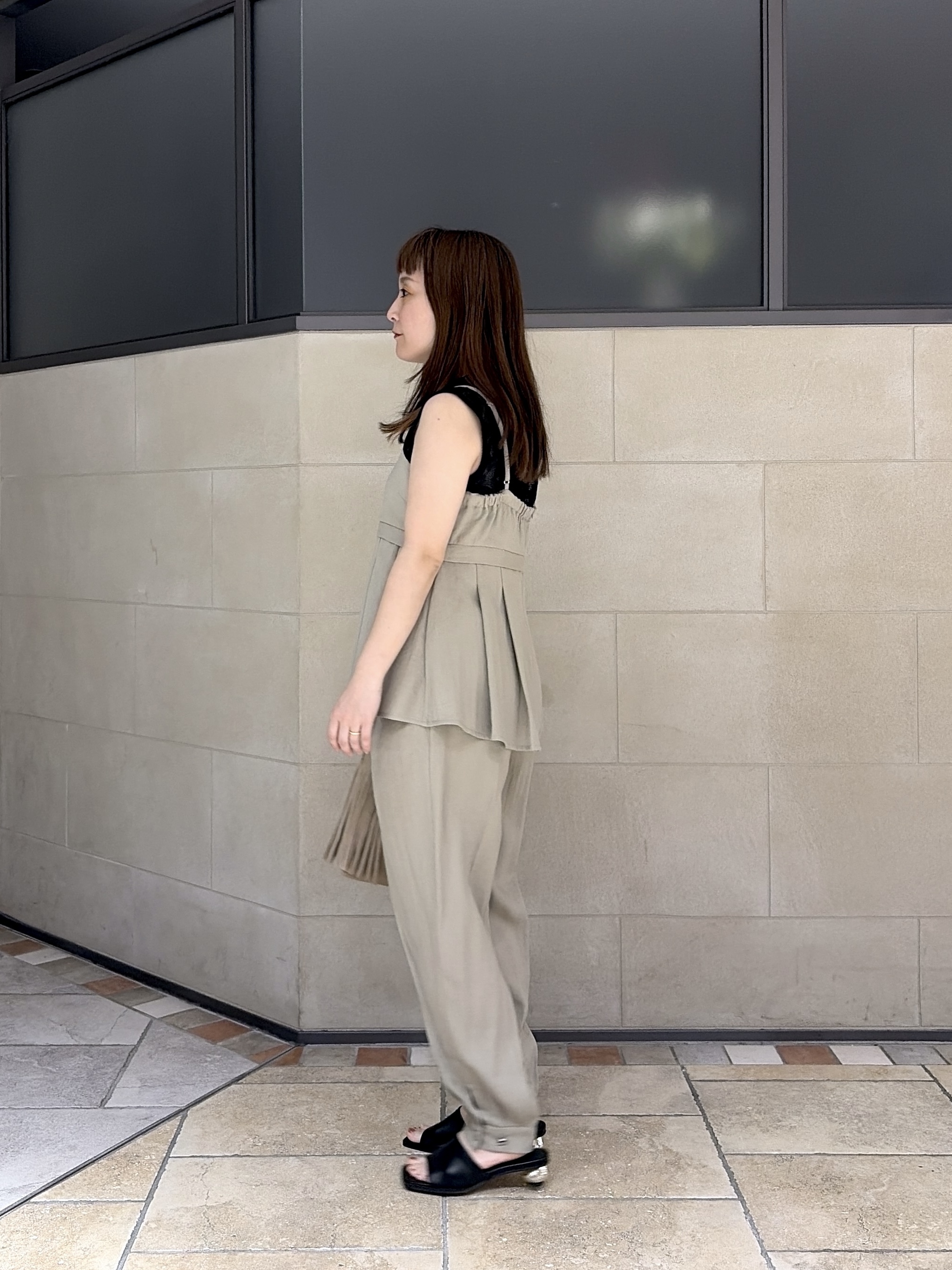 よねさんの「INDIVI｜【セットアップ可能】イレヘムキャミブラウス」を使ったコーディネート