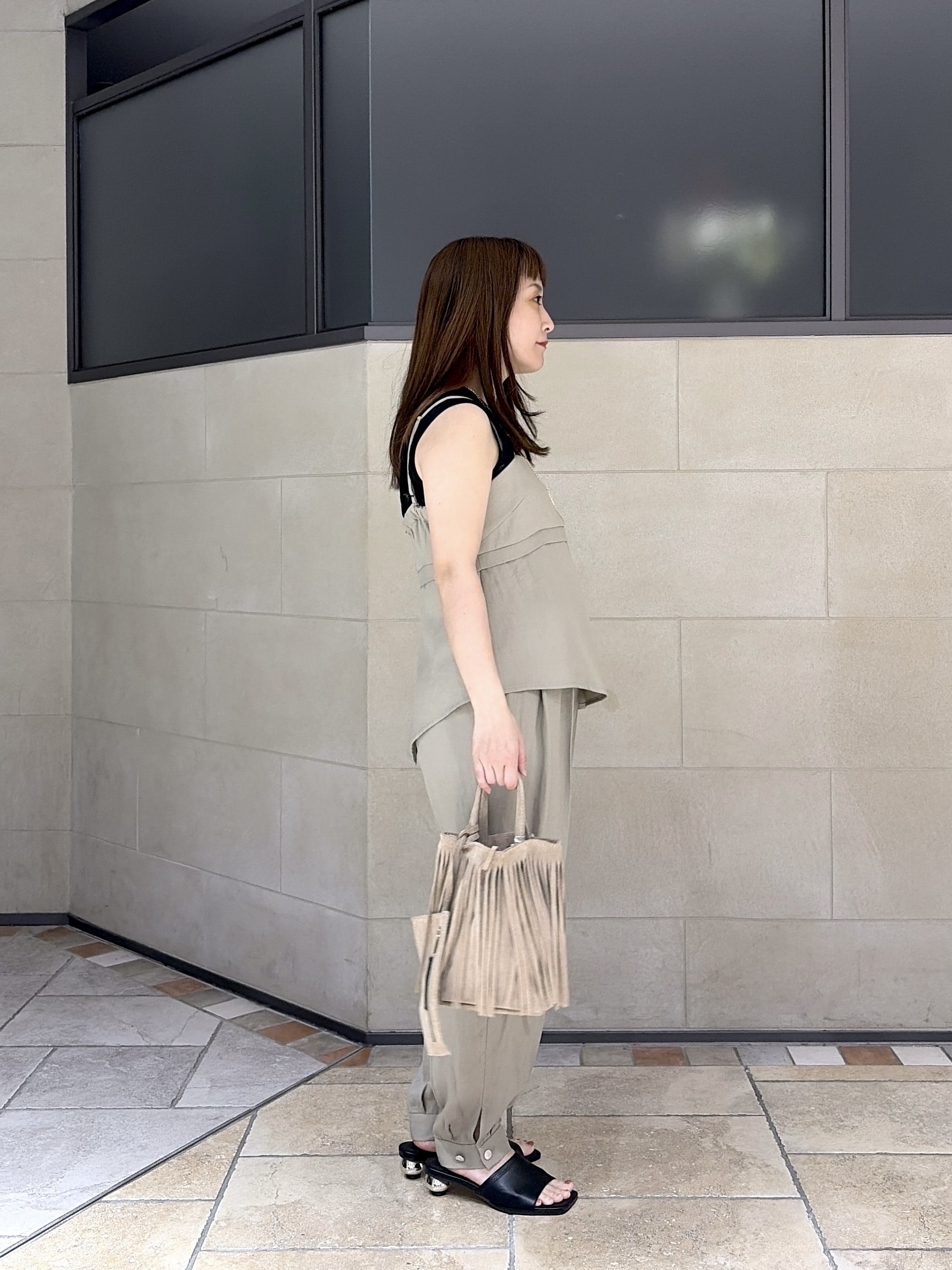 よねさんの「INDIVI｜【セットアップ可能】イレヘムキャミブラウス」を使ったコーディネート