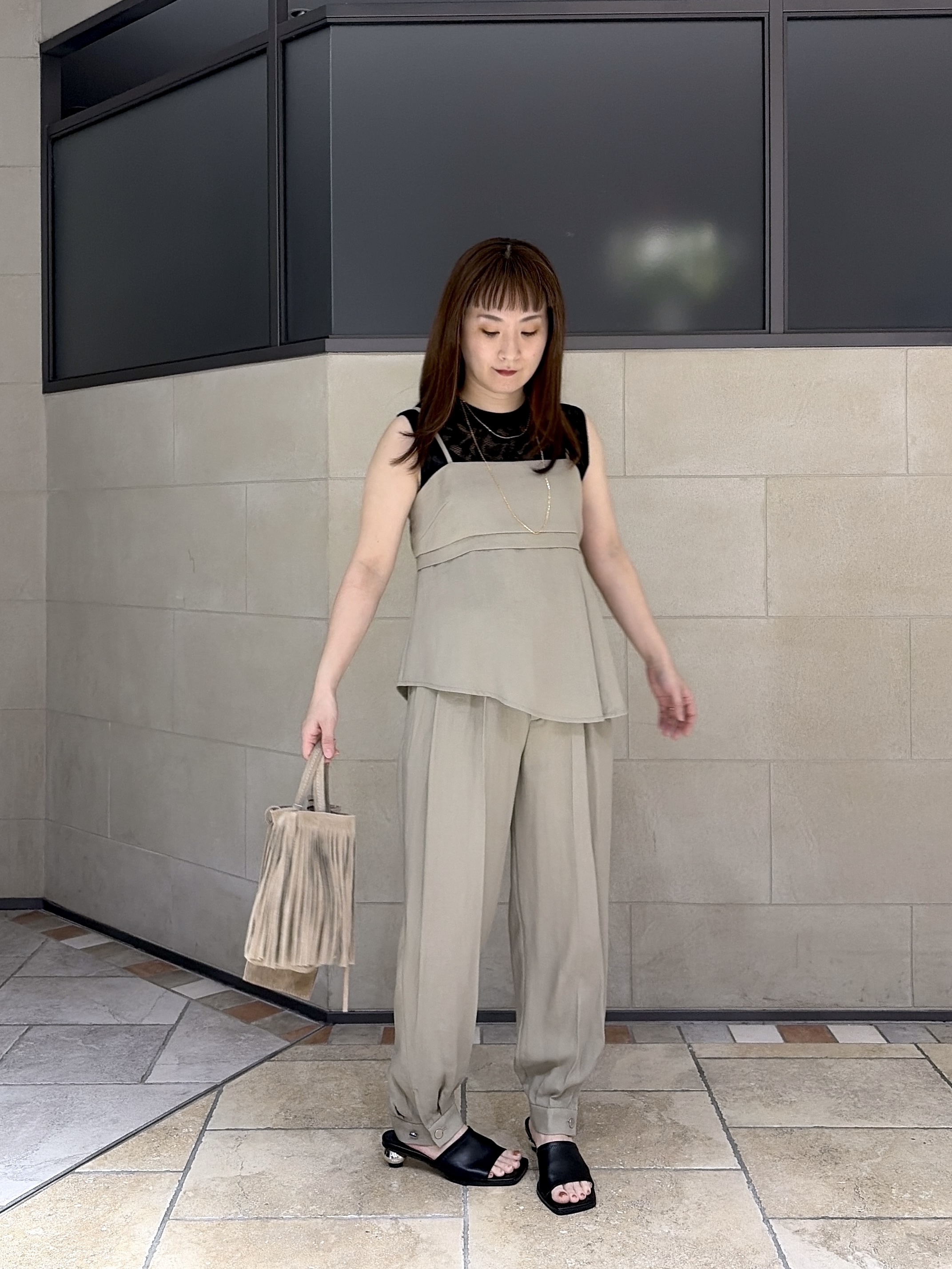 よねさんの「INDIVI｜【セットアップ可能】イレヘムキャミブラウス」を使ったコーディネート