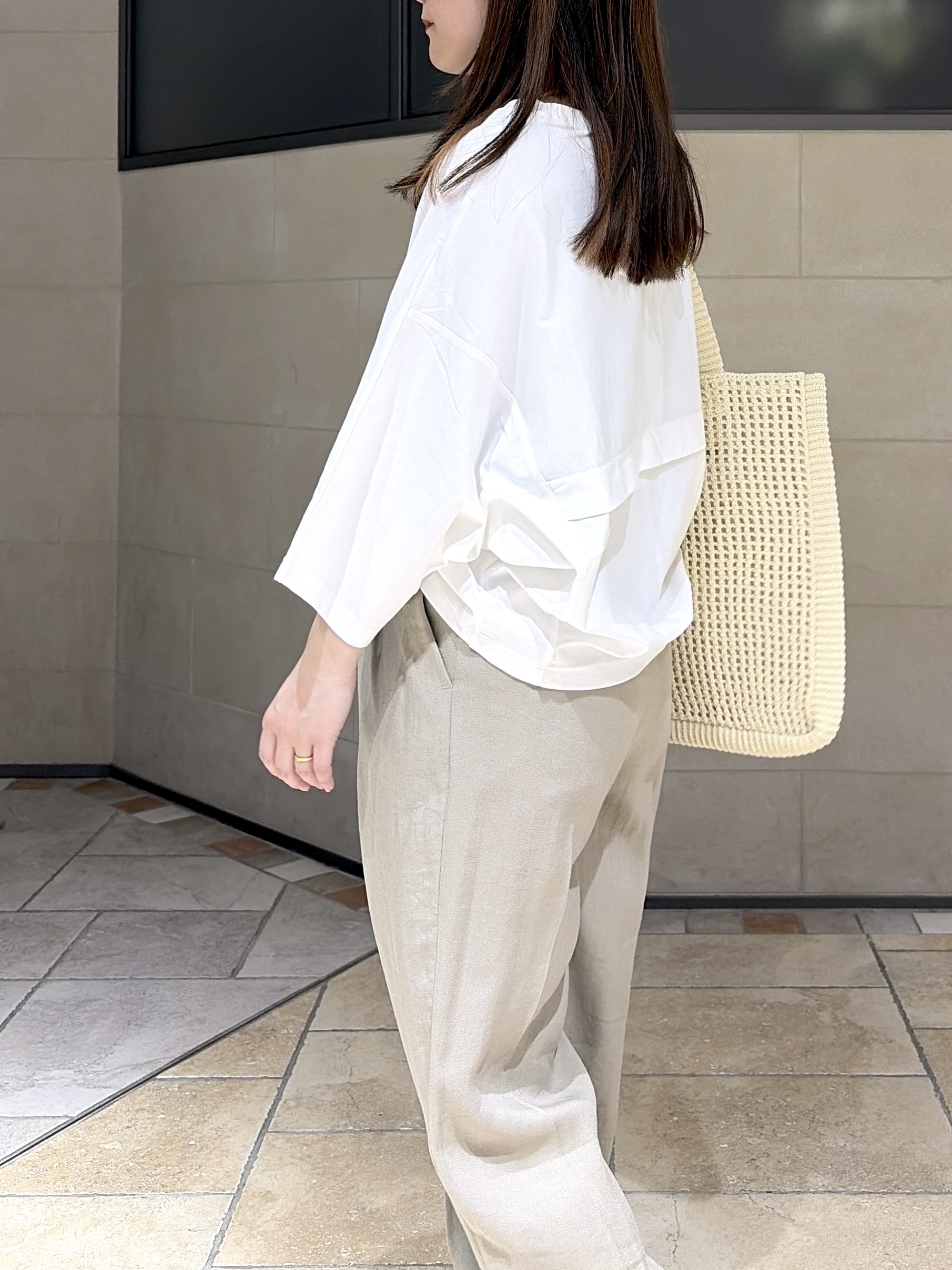 よねさんの「INDIVI｜【UVカット】オーバーサイズラグランカットソー」を使ったコーディネート