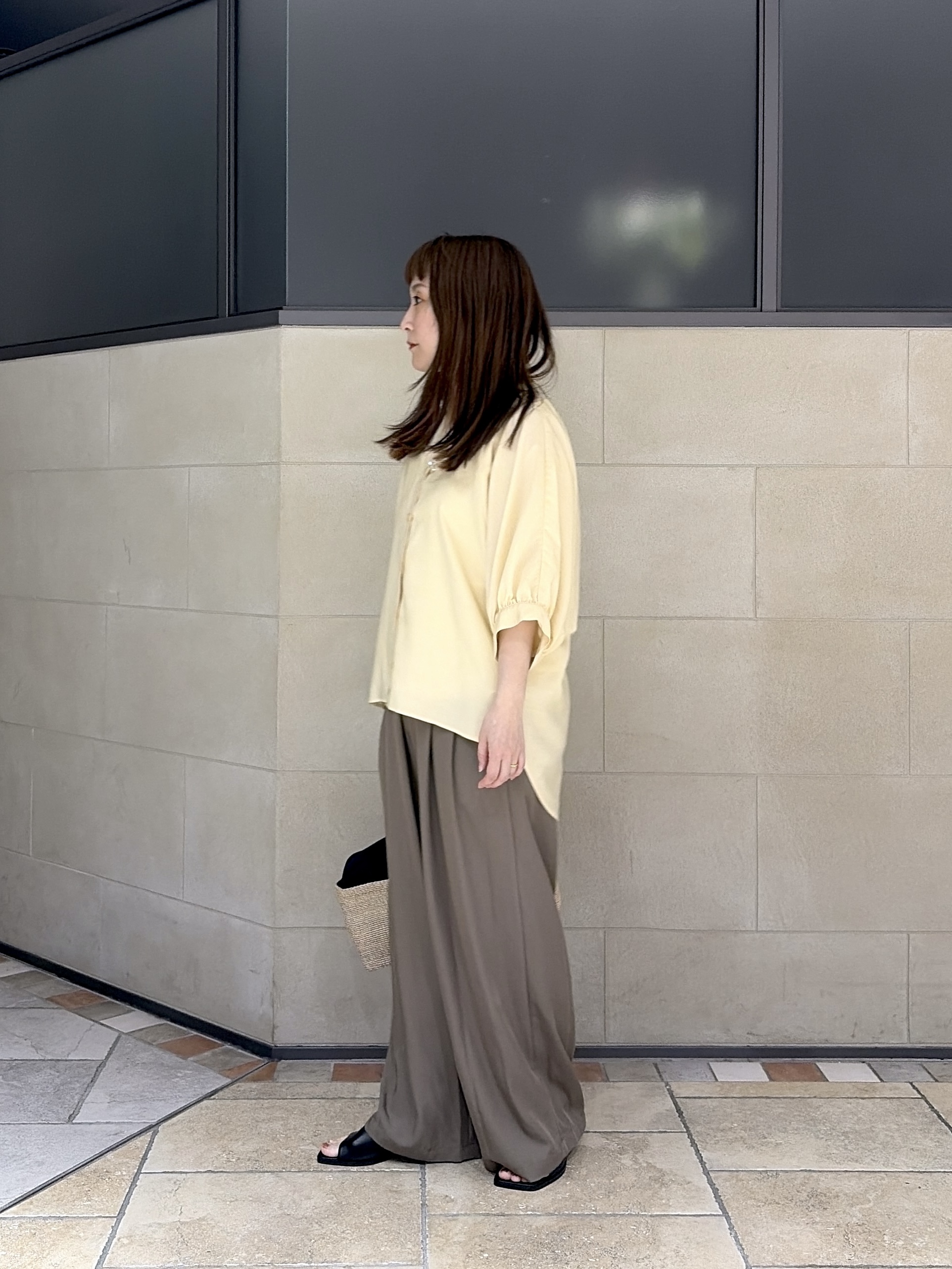 よねさんの「INDIVI｜バックドロストブラウス」を使ったコーディネート