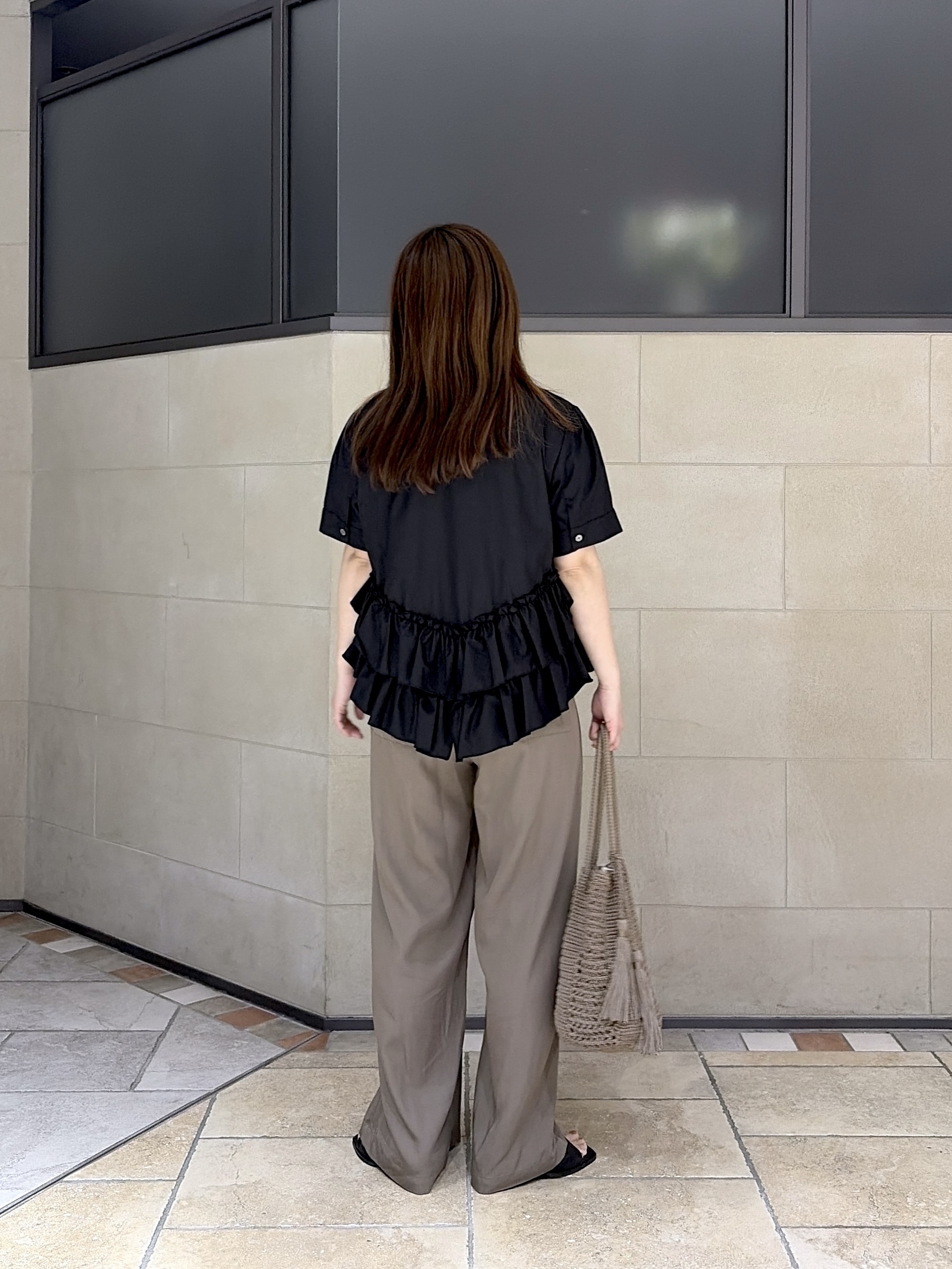 よねさんの「INDIVI｜ティアードフリルヘムシャツ」を使ったコーディネート