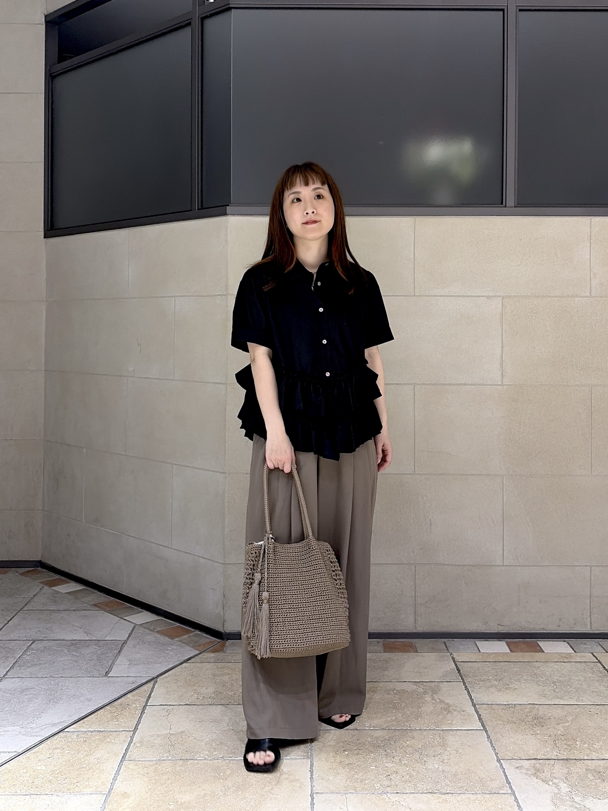 よねさんの「INDIVI｜ティアードフリルヘムシャツ」を使ったコーディネート