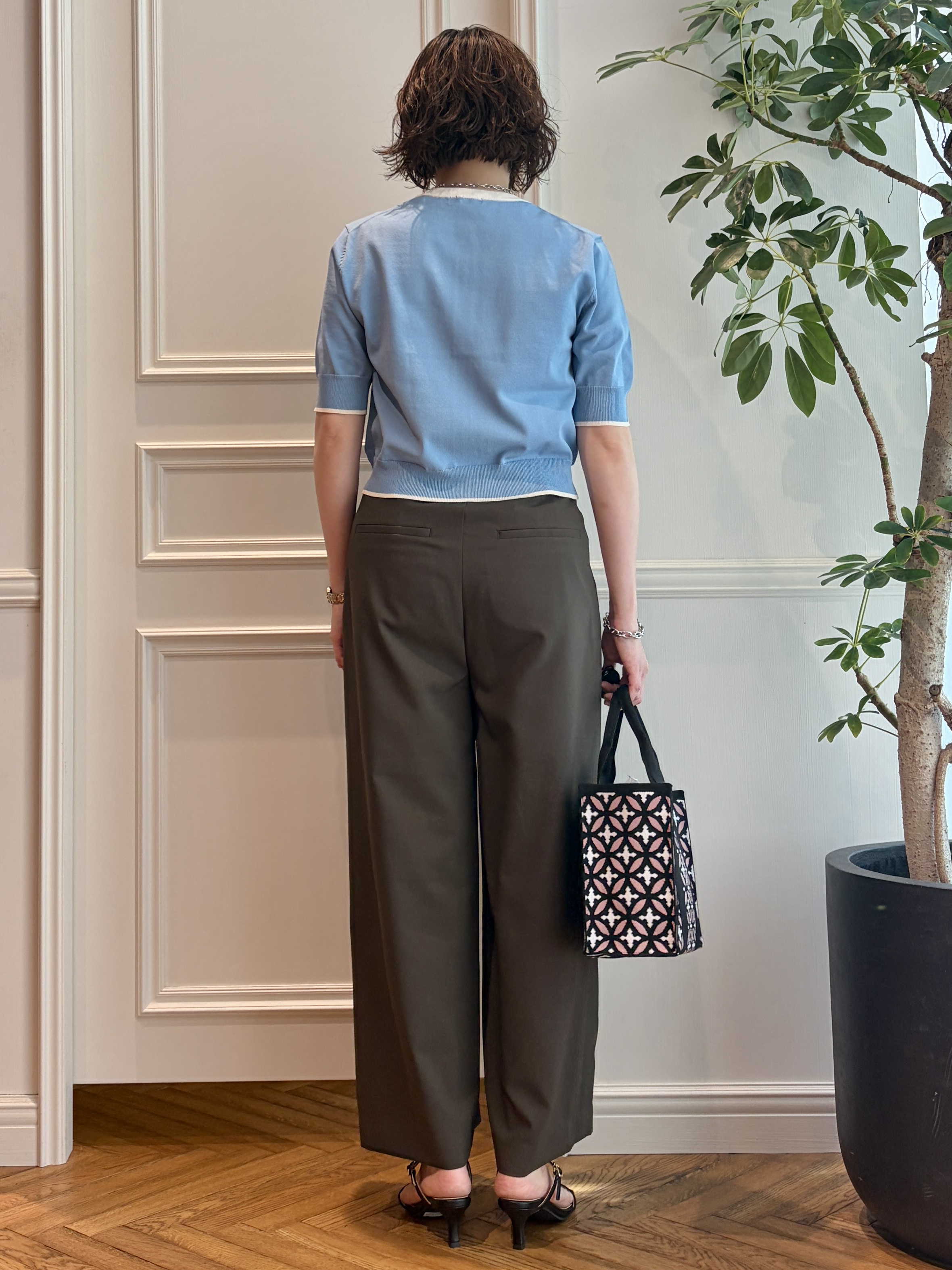 nakaoさんの「DRESSTERIOR｜オーバーラップサークル スモールニットトートバッグ」を使ったコーディネート