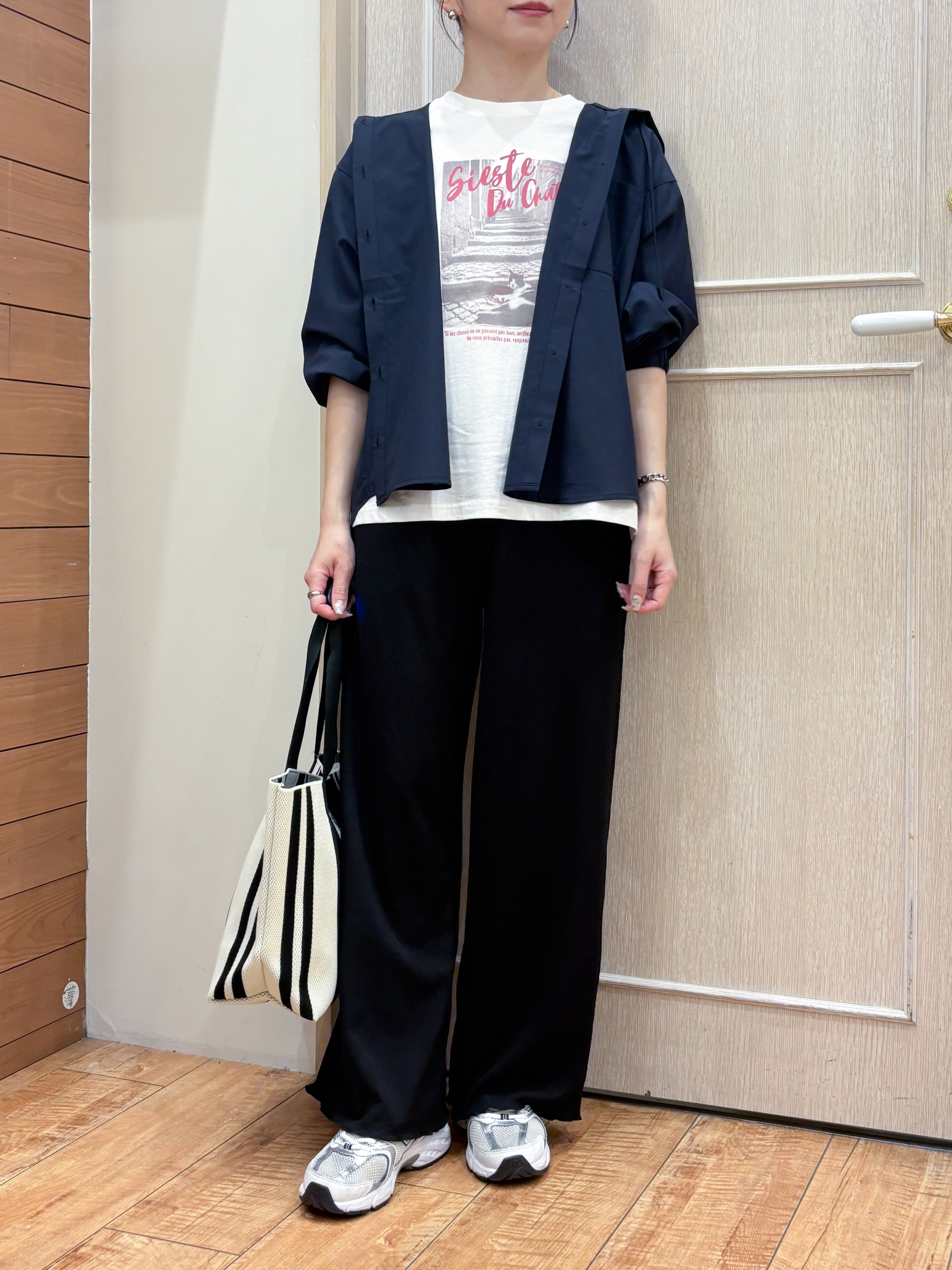 なみさんの「SHOO･LA･RUE｜【通気性〇/洗濯機可/S-LL】UVカット機能付き ライトな着心地シャツパーカ」を使ったコーディネート