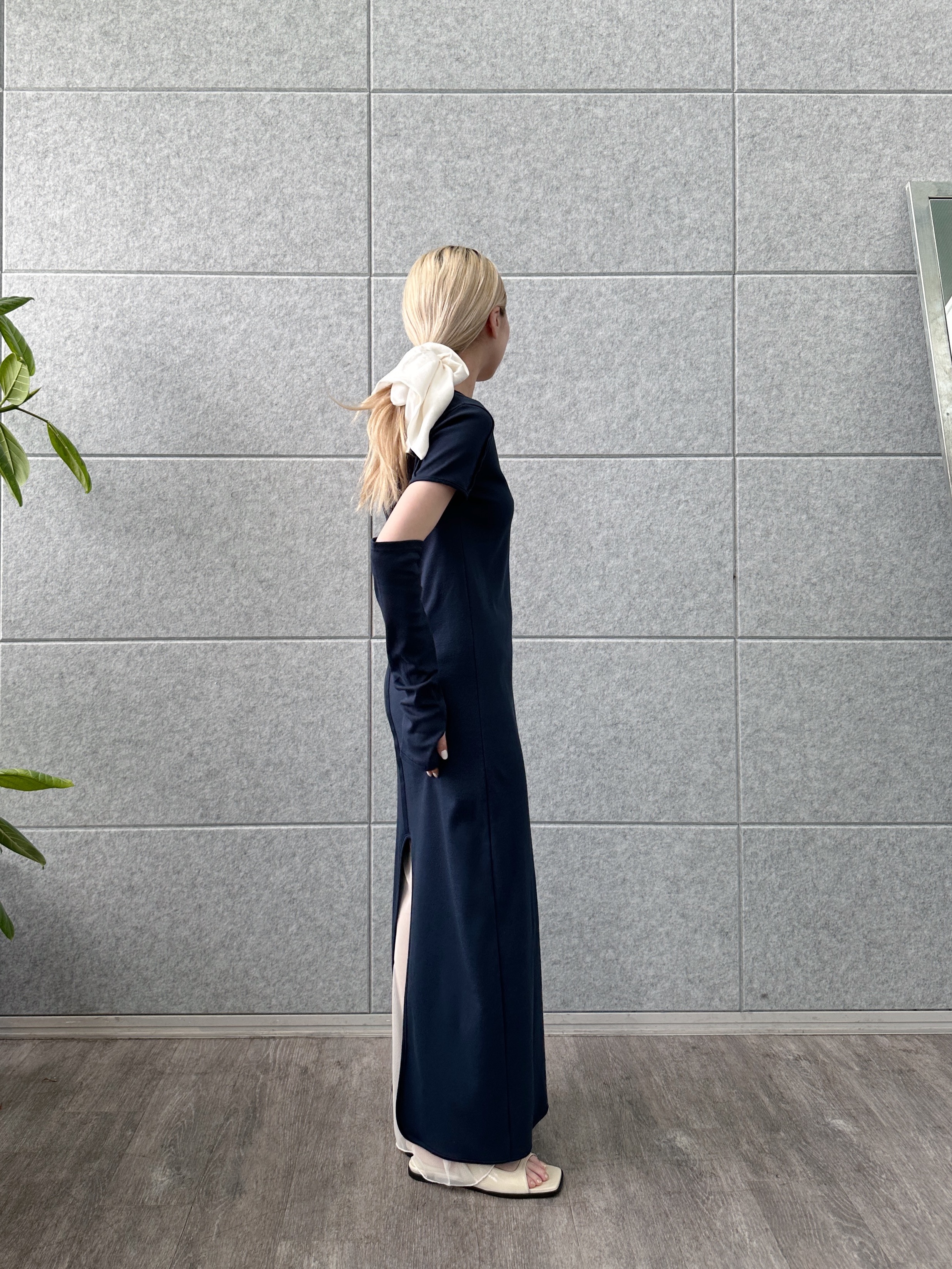 Buyer sakkoさんの「CODE A｜arm cover square neck dress」を使ったコーディネート