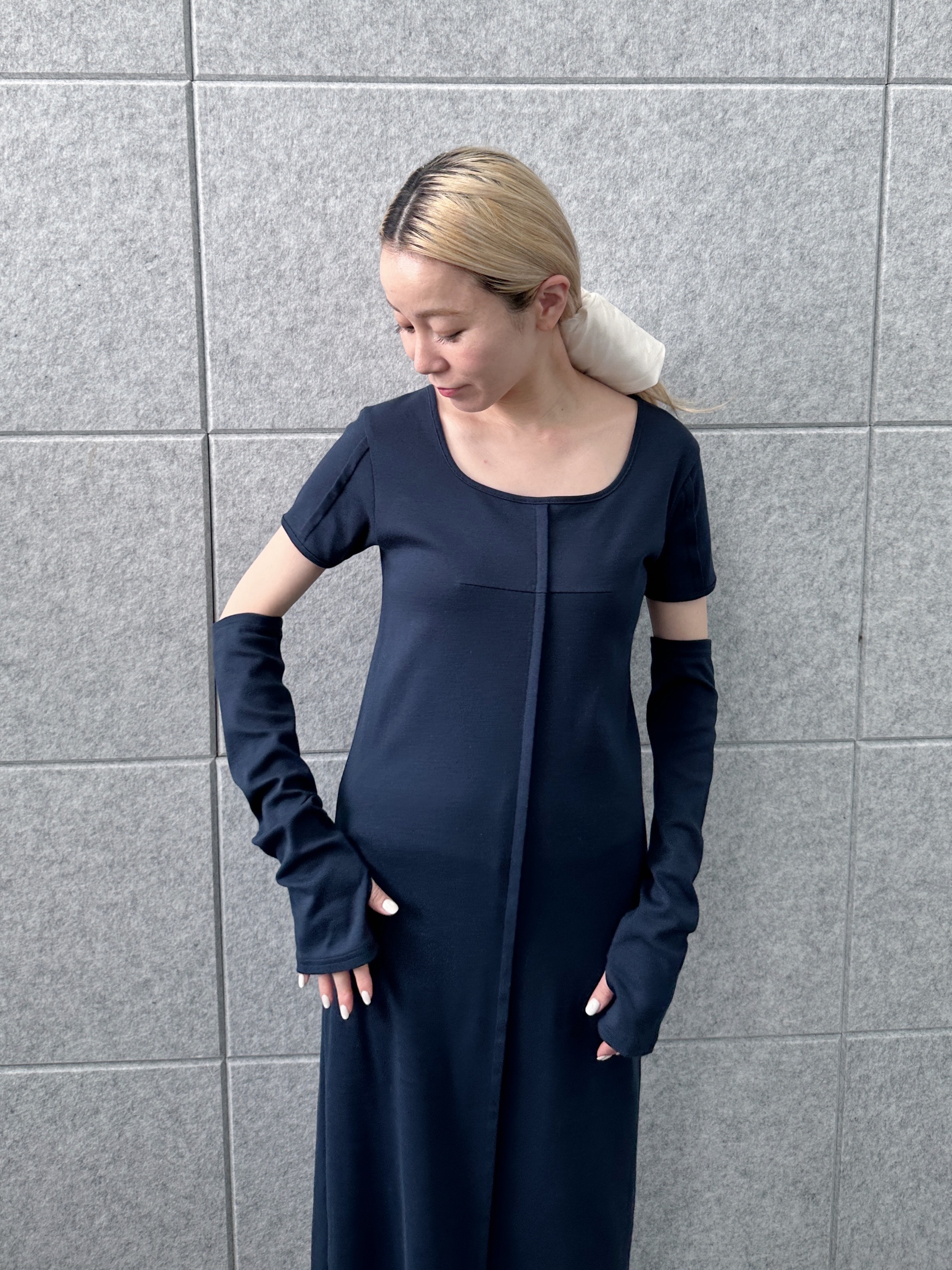 Buyer sakkoさんの「CODE A｜arm cover square neck dress」を使ったコーディネート