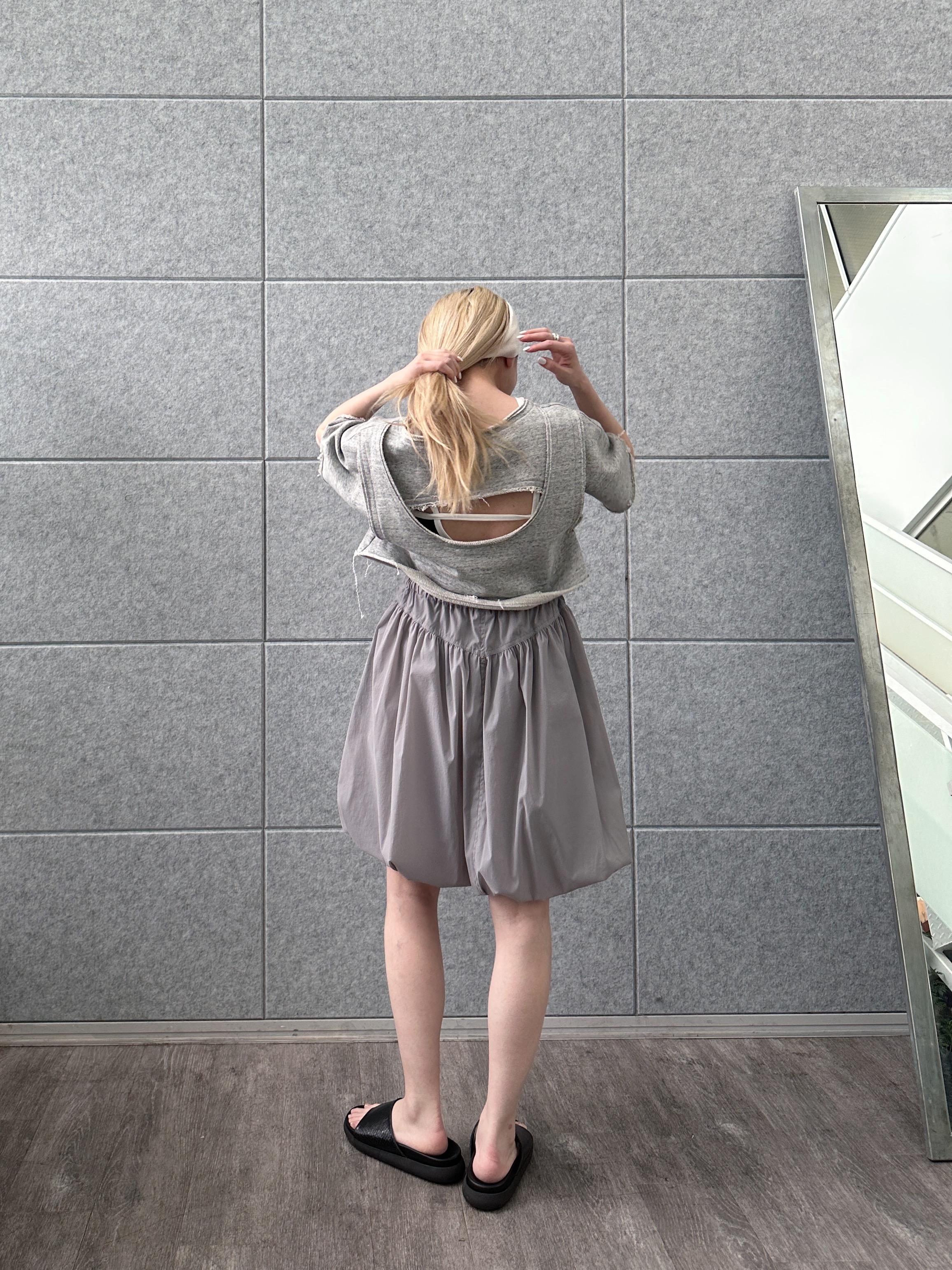 Buyer sakkoさんの「CODE A｜back open half－sleeve sweat」を使ったコーディネート