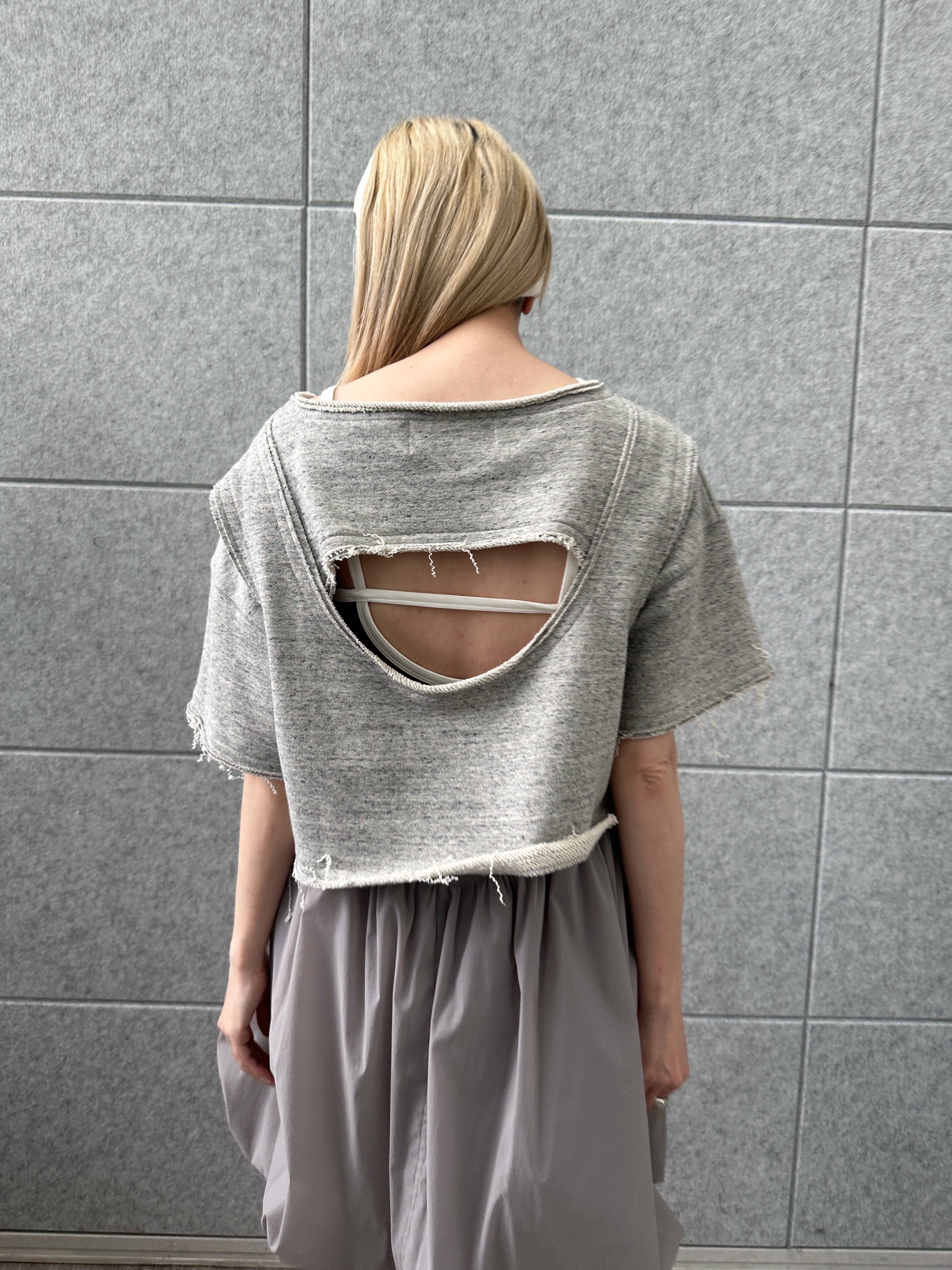 Buyer sakkoさんの「CODE A｜back open half－sleeve sweat」を使ったコーディネート