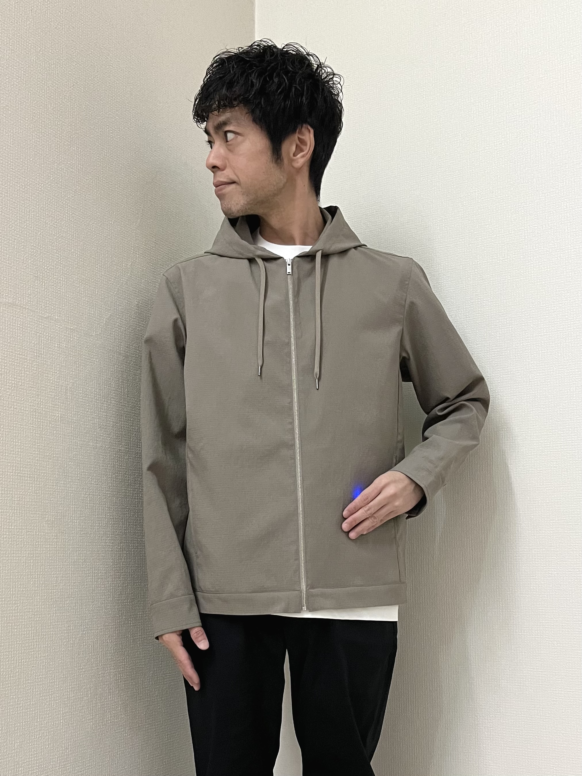 URAさんの「TAKEO KIKUCHI｜【撥水・洗える・シワになりにくい】 リランチェ（R） フードブルゾン」を使ったコーディネート