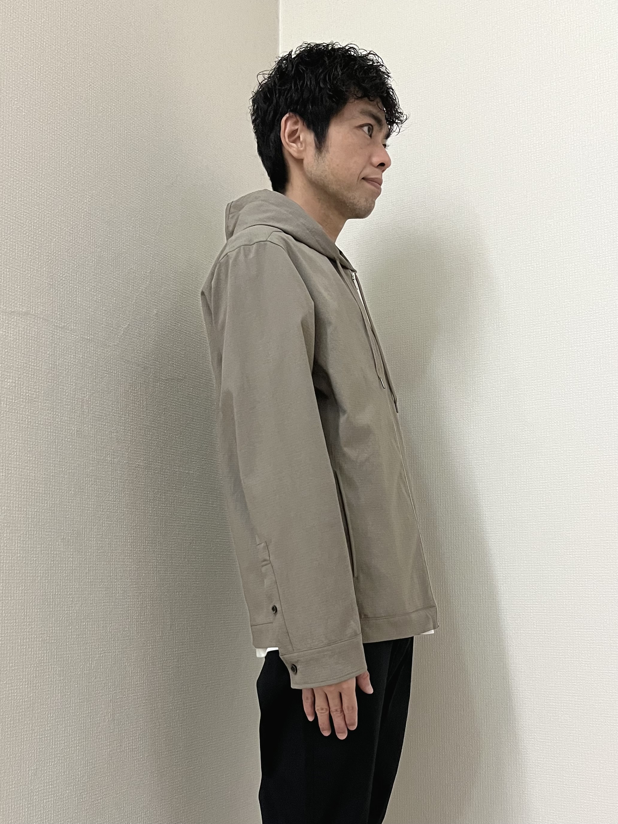 URAさんの「TAKEO KIKUCHI｜【撥水・洗える・シワになりにくい】 リランチェ（R） フードブルゾン」を使ったコーディネート