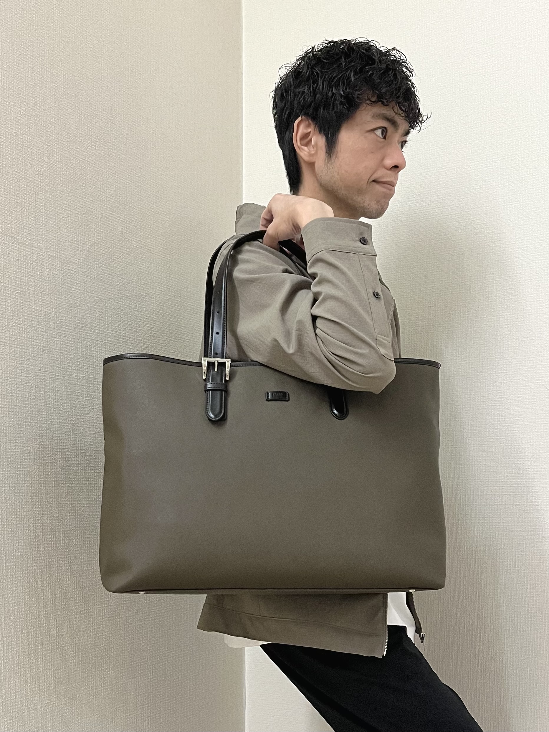 URAさんの「TAKEO KIKUCHI｜【撥水・洗える・シワになりにくい】 リランチェ（R） フードブルゾン」を使ったコーディネート