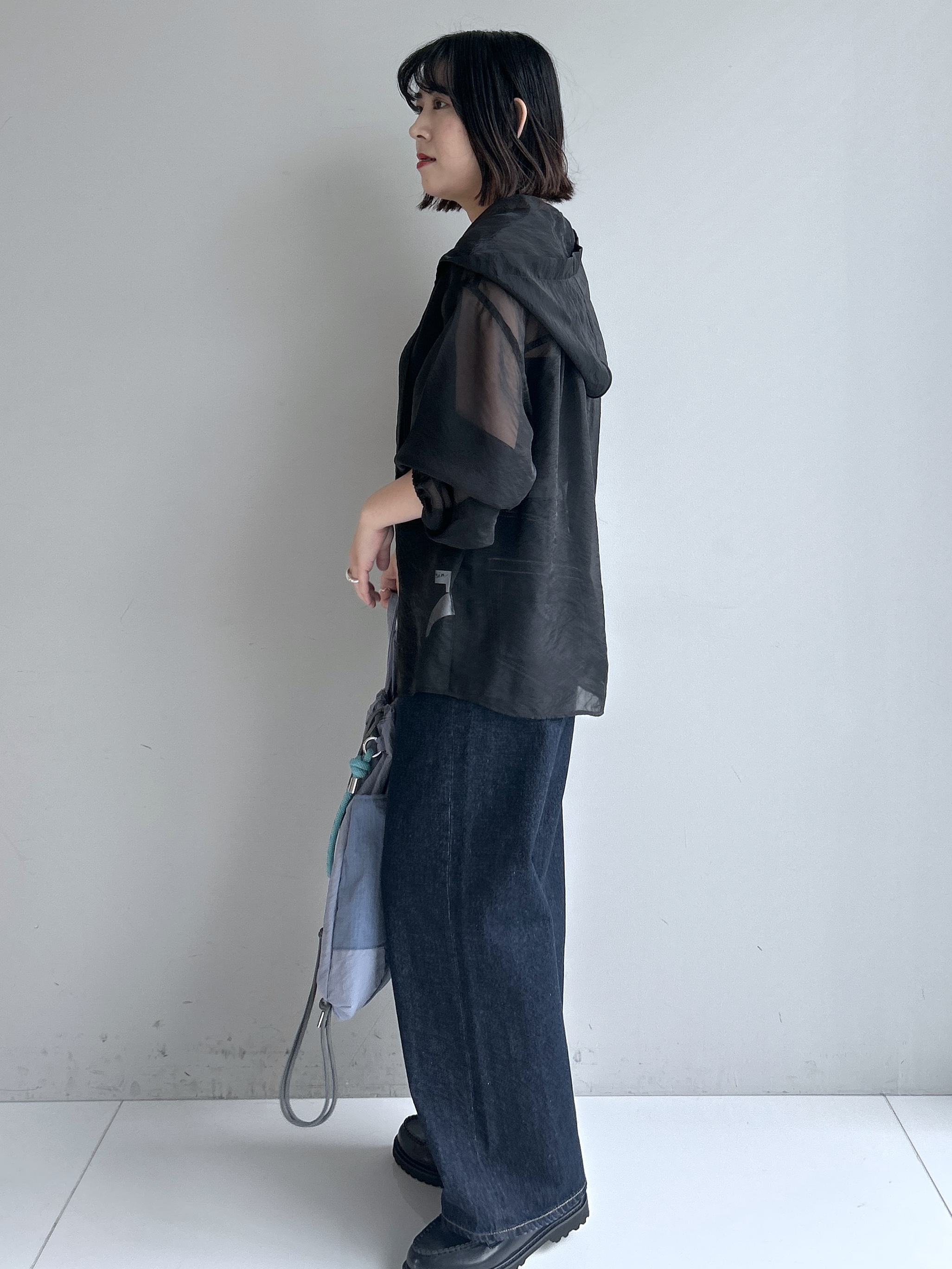 Hirokaさんの「Dessin｜【洗える】エアリーシアーフードシャツ」を使ったコーディネート