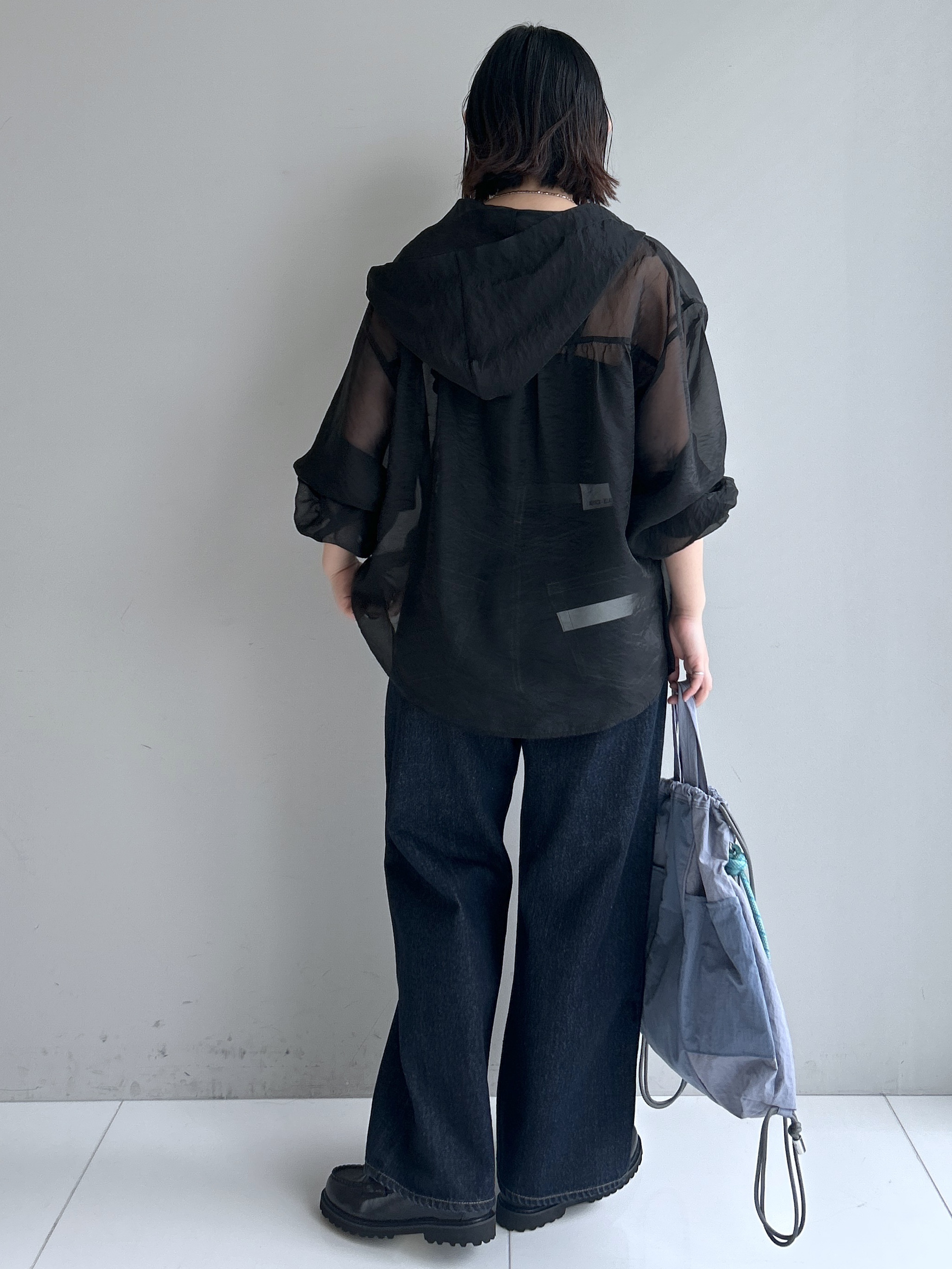 Hirokaさんの「Dessin｜【洗える】エアリーシアーフードシャツ」を使ったコーディネート