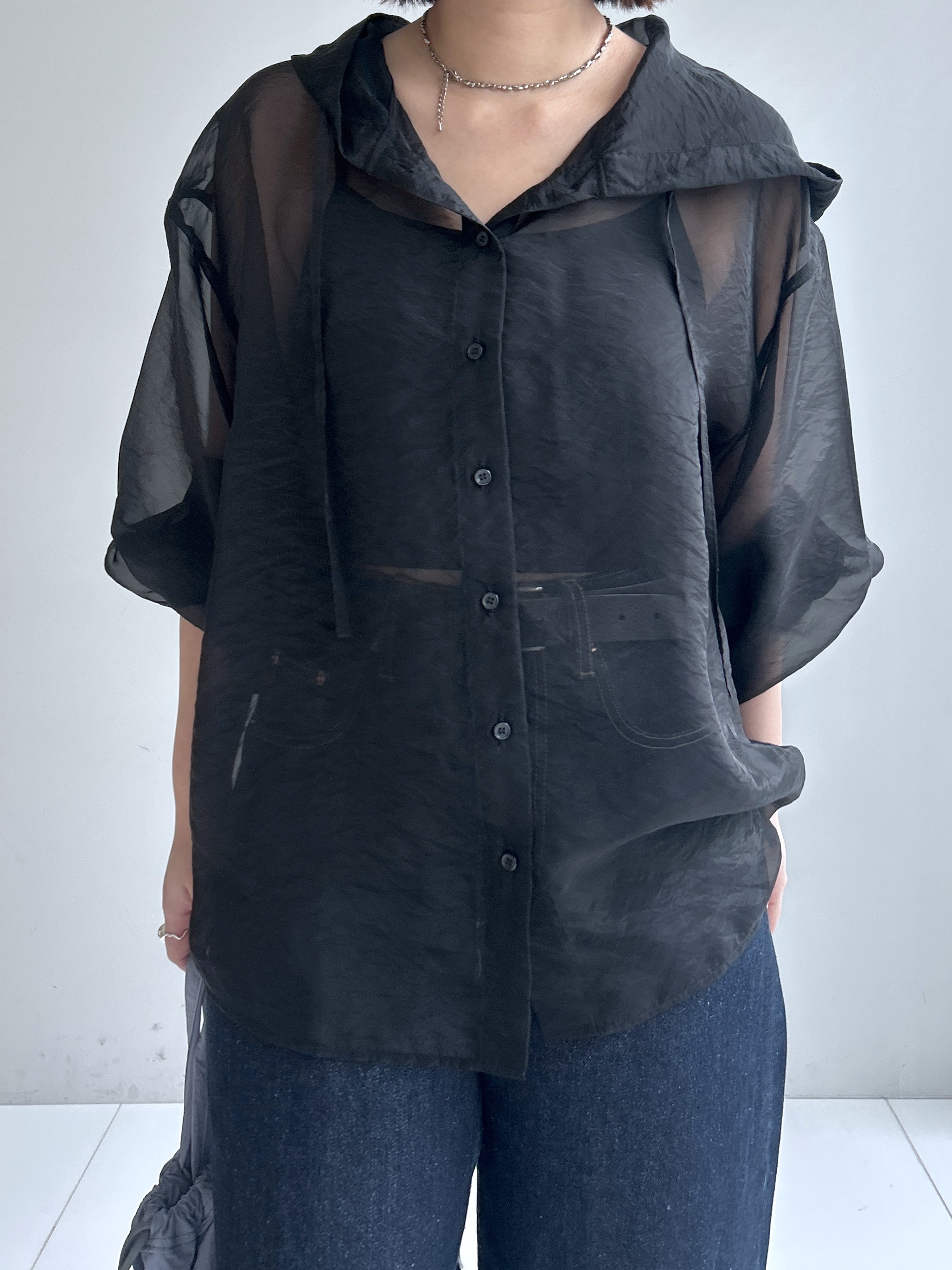 Hirokaさんの「Dessin｜【洗える】エアリーシアーフードシャツ」を使ったコーディネート